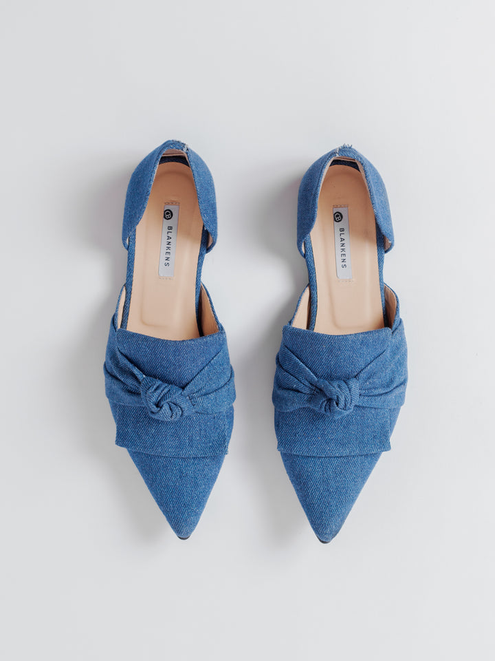 Blankens The Daria, pointy-toe flats in cotton denim. inner lining in black chrome-free leather. 