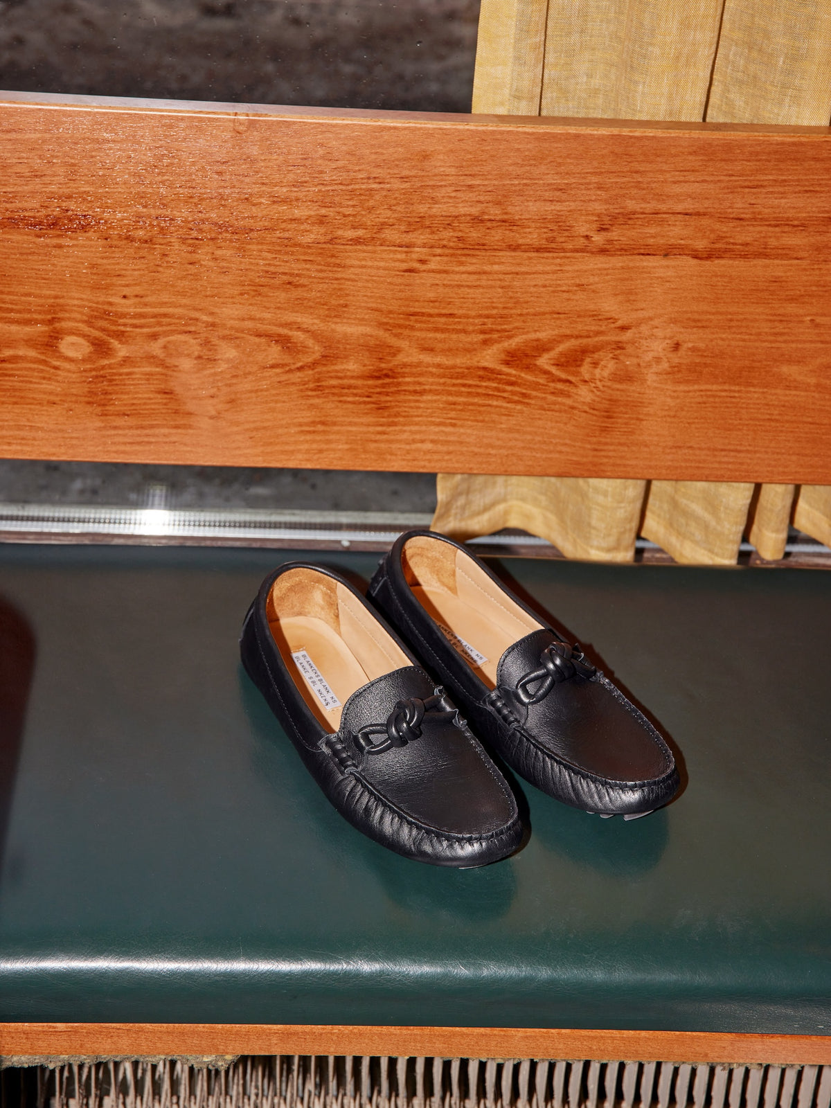 The Lova Knot Black Leather