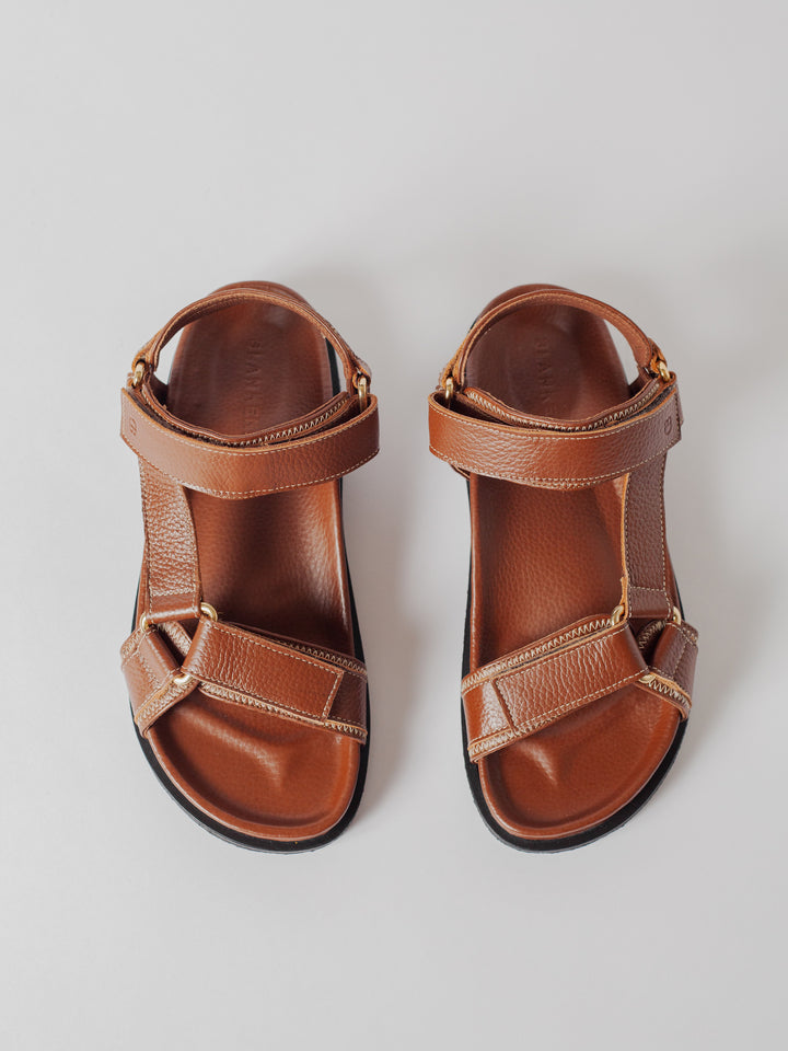 Blankens The Sanremo Sahara sandal nutty brown leather, contrast stitching in off-white, black real rubber sole