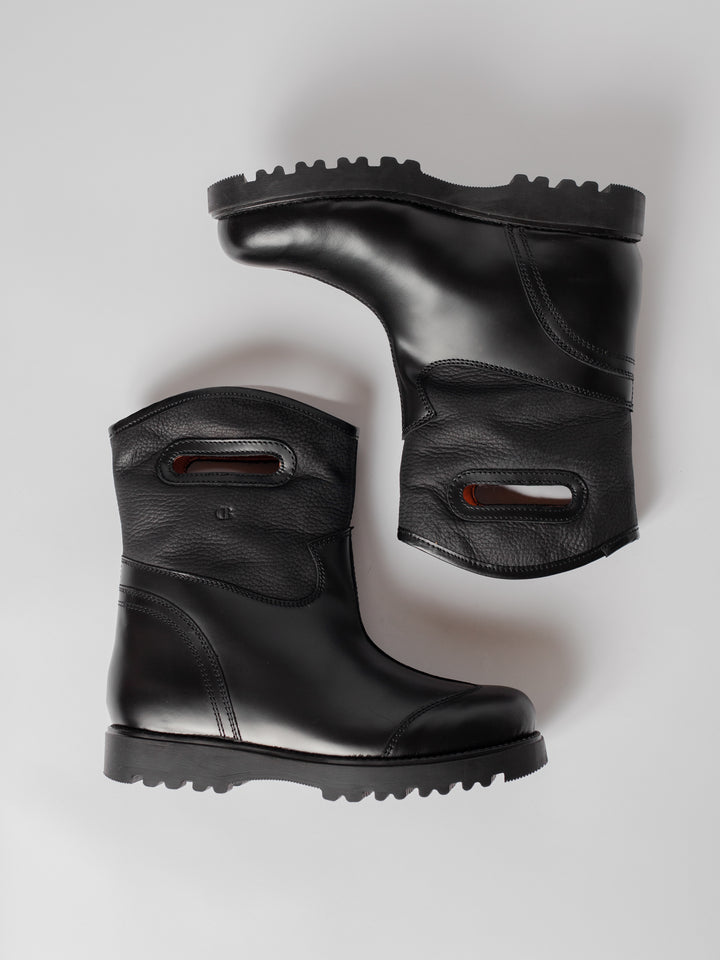 Blankens The Alexia Low Eco black low boot with handles. warm with fuzzy wool lining. water resistant