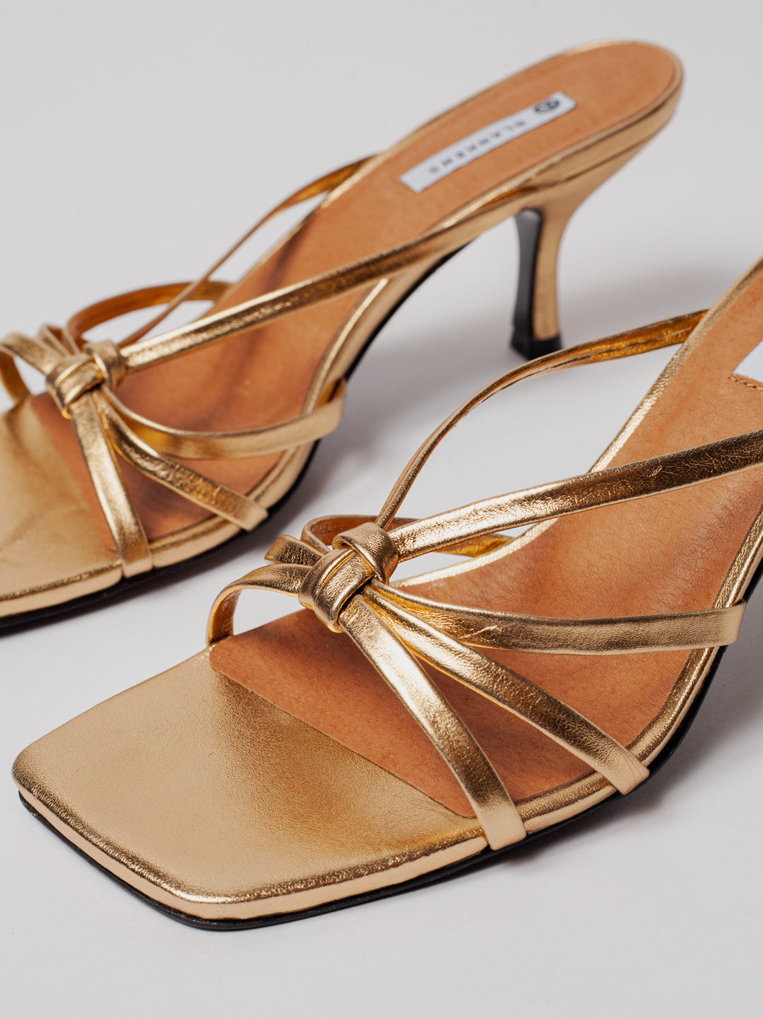 Blankens gold leather heel sandal. Made in Euope. 