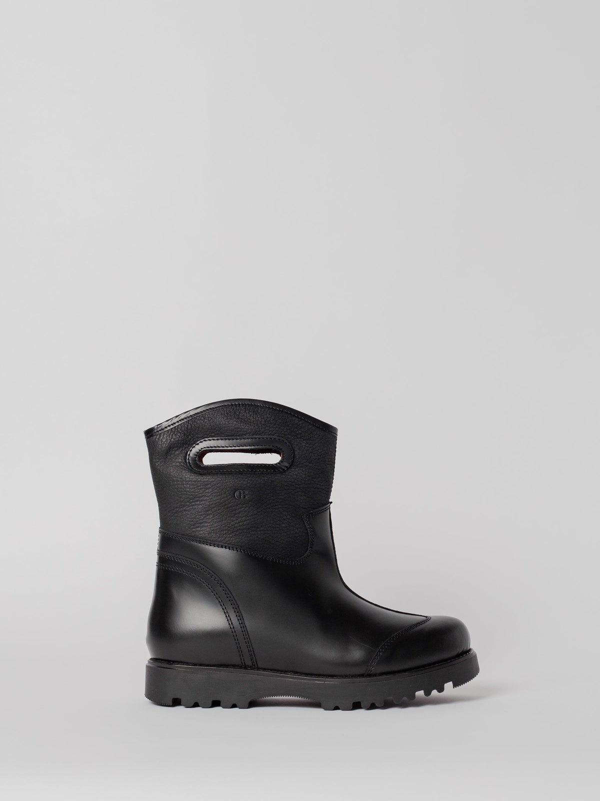 Blankens The Alexia Low Eco black low boot with handles. warm with fuzzy wool lining. water resistant