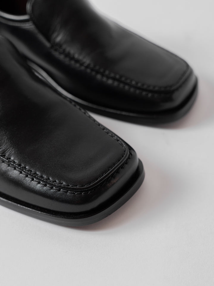 Blankens The Ritz square shape loafer black leather