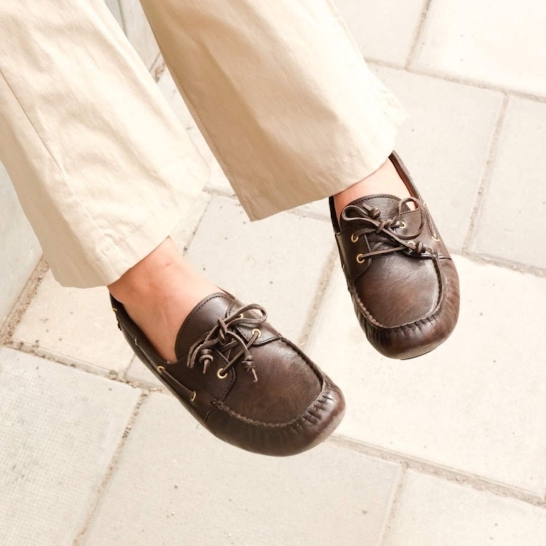 SNEAKER COMFORT, SLEEK SILHOUETTE