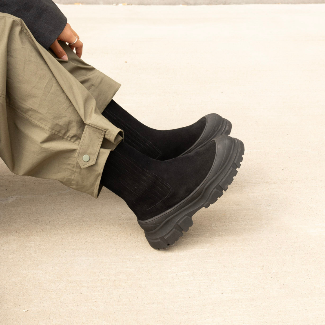 WATER RESISTANT LEATHER BOOTS