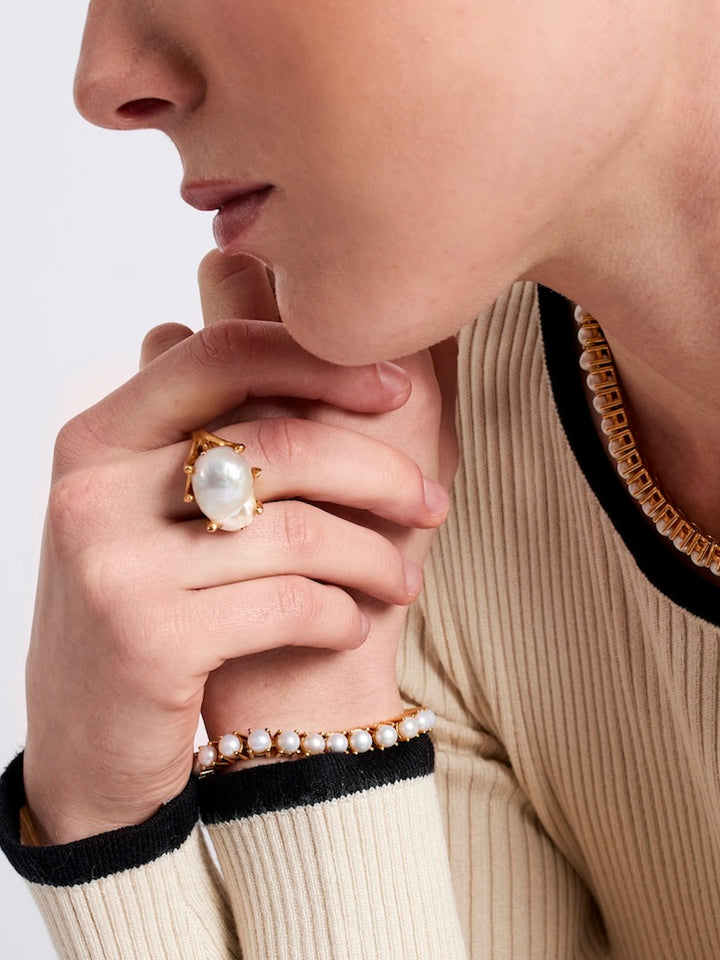 BAROQUE PEARL AND GOLD RING