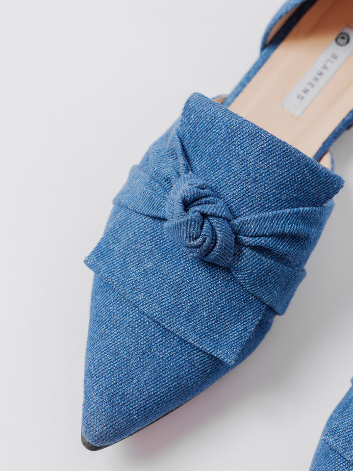 Blankens The Daria, pointy-toe flats in cotton denim. inner lining in black chrome-free leather. 