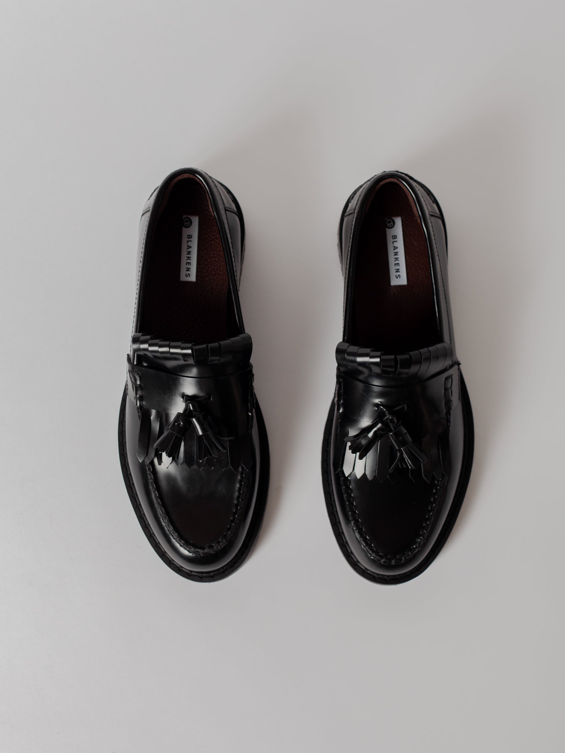 Blankens The Amal black loafer in leather with leather tassel in black. Blankens The Amal black loafer in leather with leather tassel in black. European leather sole in a rubber mix