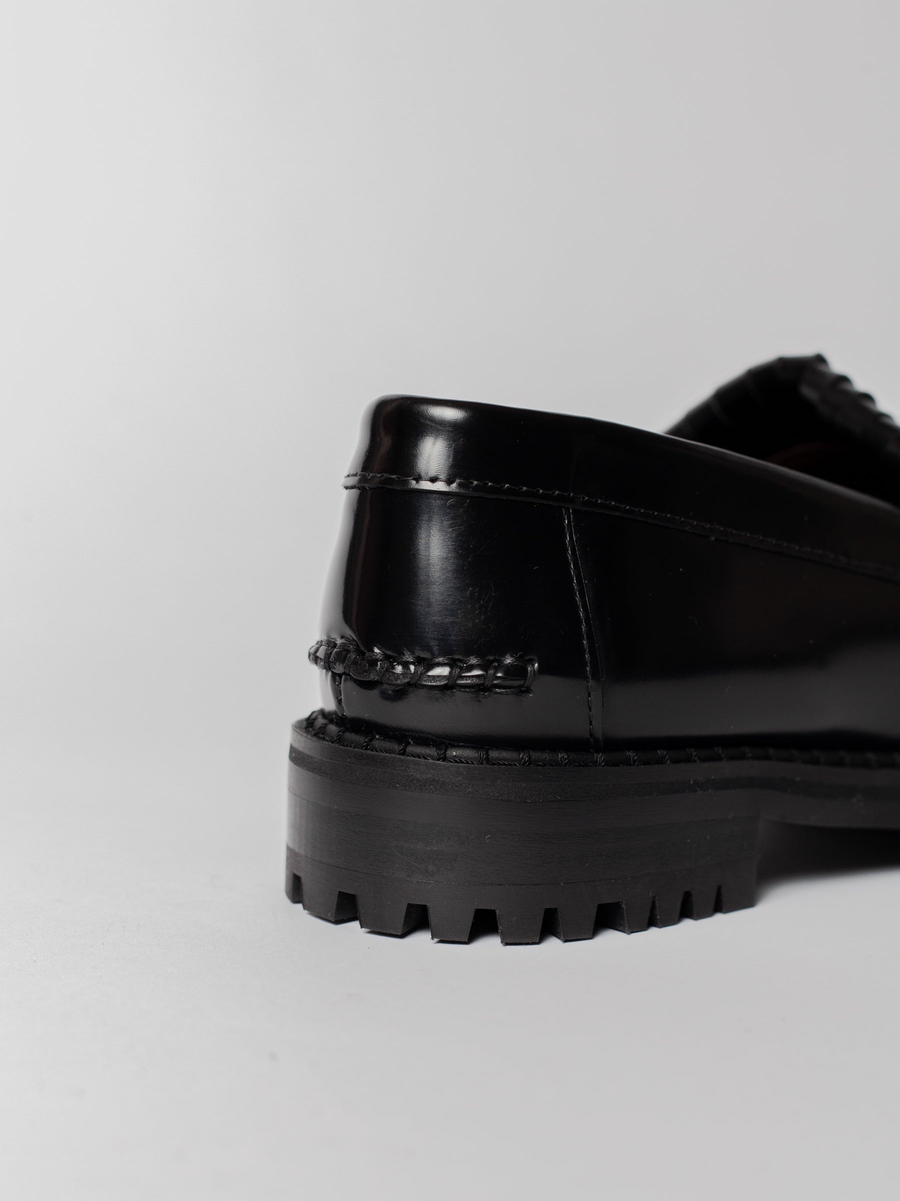 Blankens The Amal black loafer in leather with leather tassel in black. European leather sole in a rubber mix