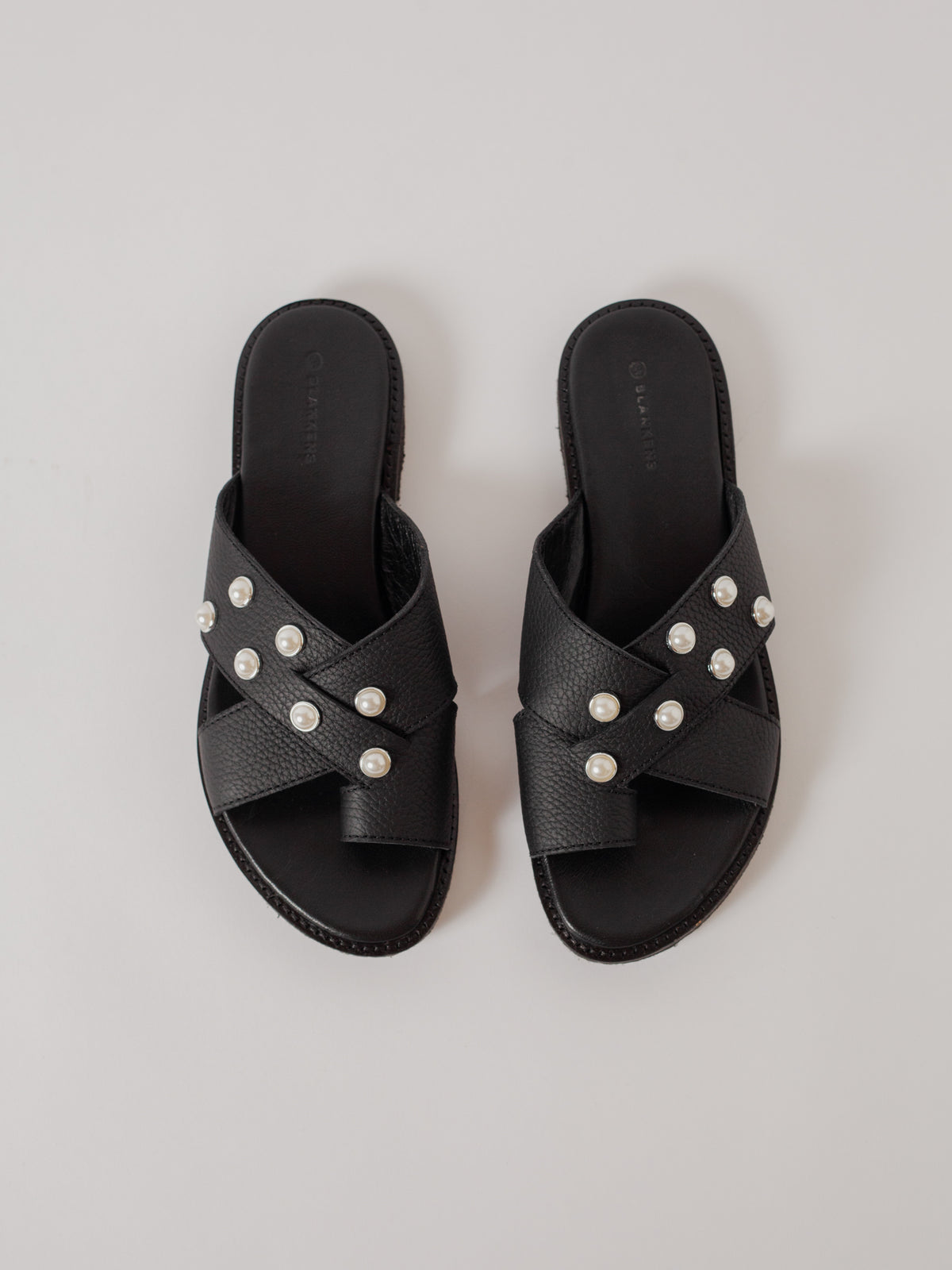 The Mette Black Leather with Pearls
