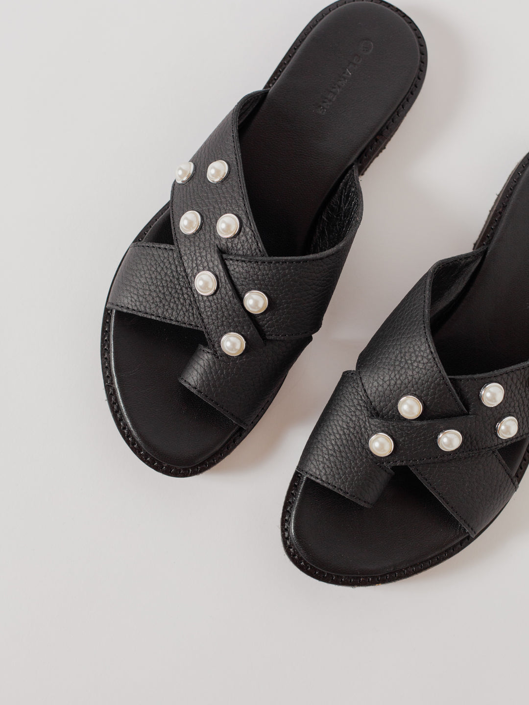 THE METTE BLACK ECO LEATHER WITH PEARLS
