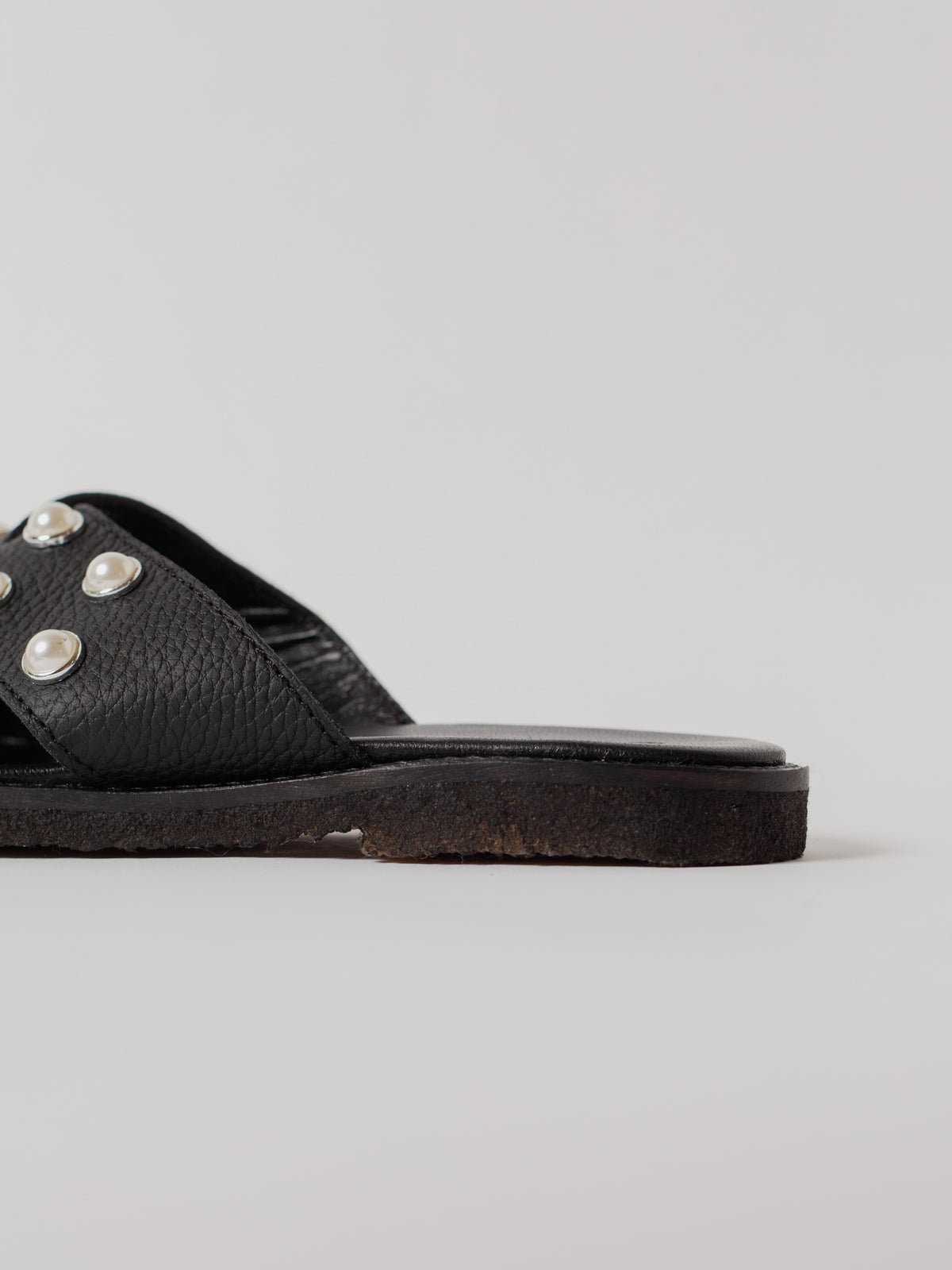 The Mette Black Leather with Pearls