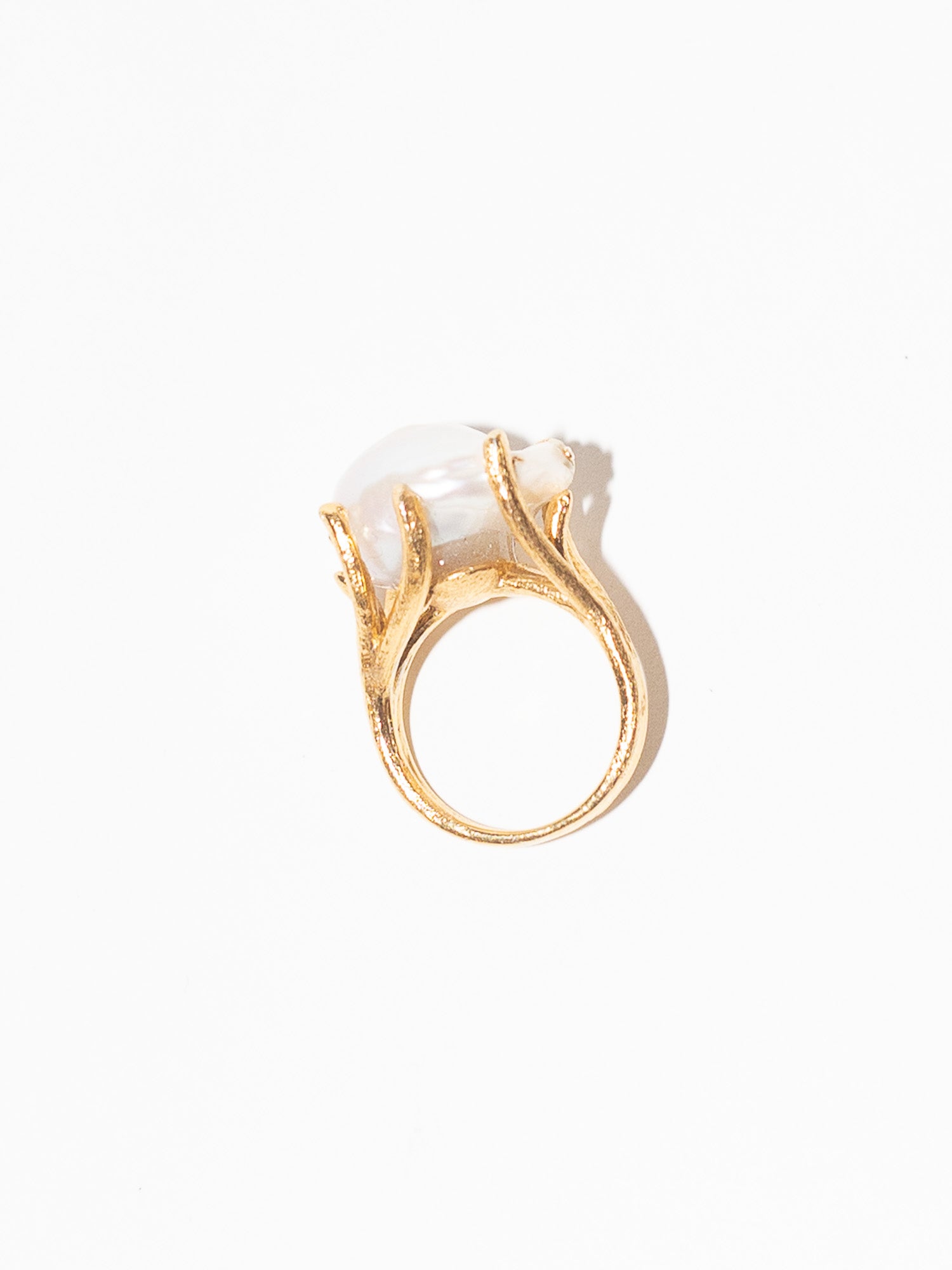 Blankens Baroque Pearl and Gold Ring