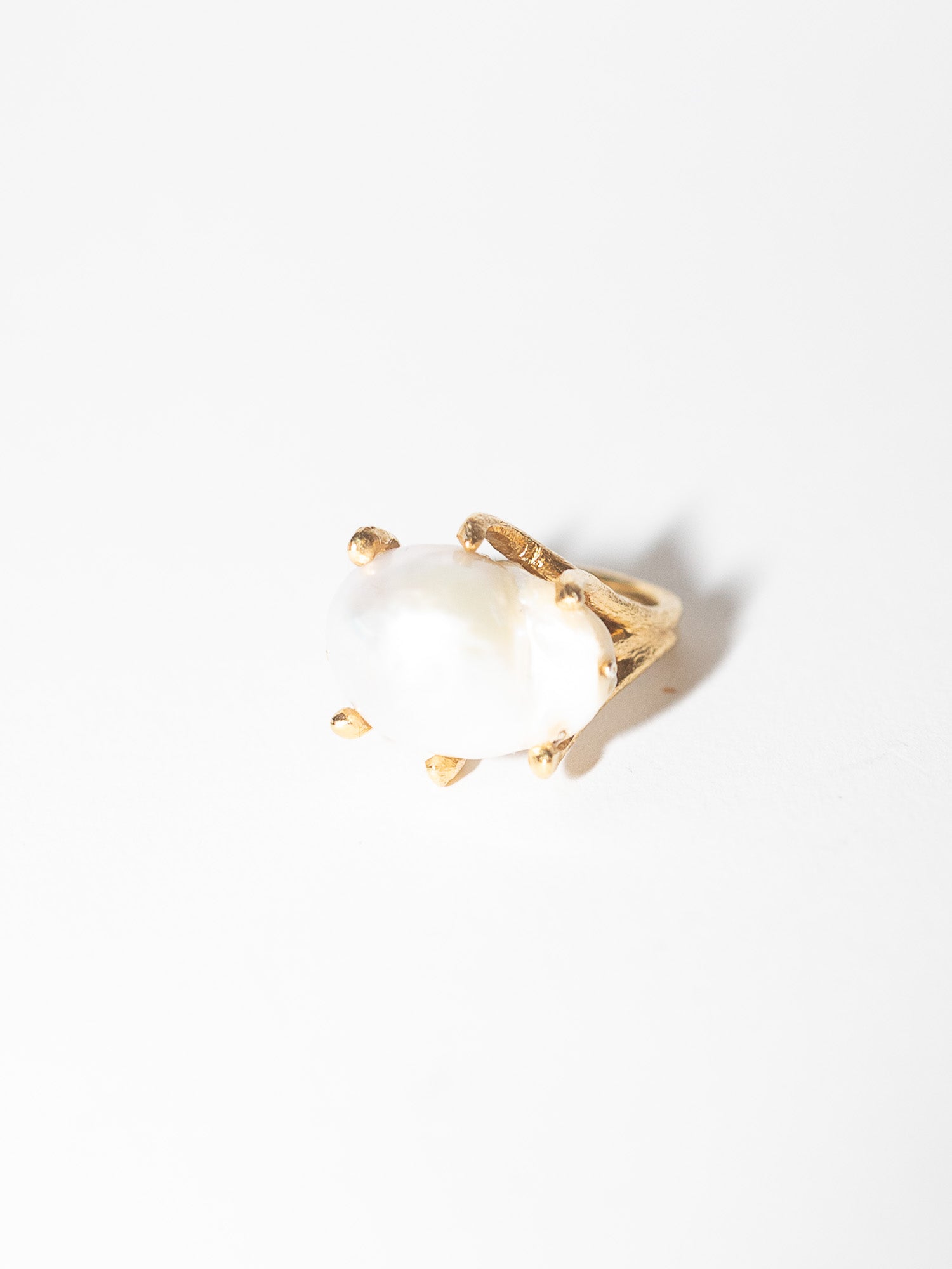 Blankens Baroque Pearl and Gold Ring