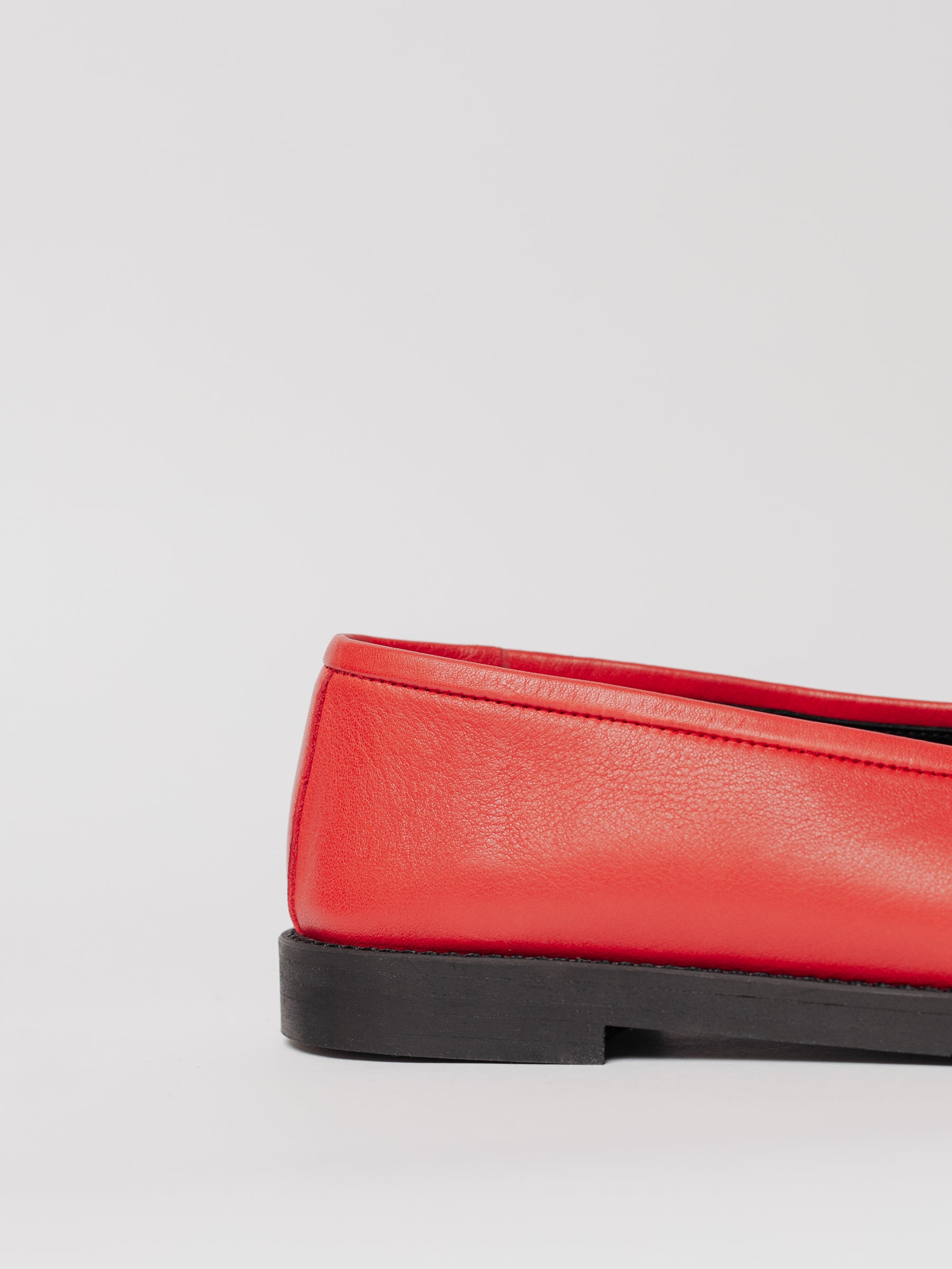 THE COCO FLAT RED