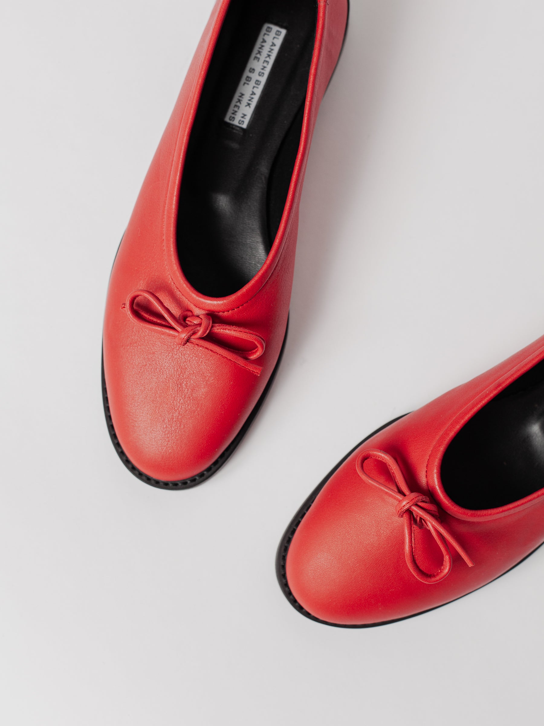 THE COCO FLAT RED