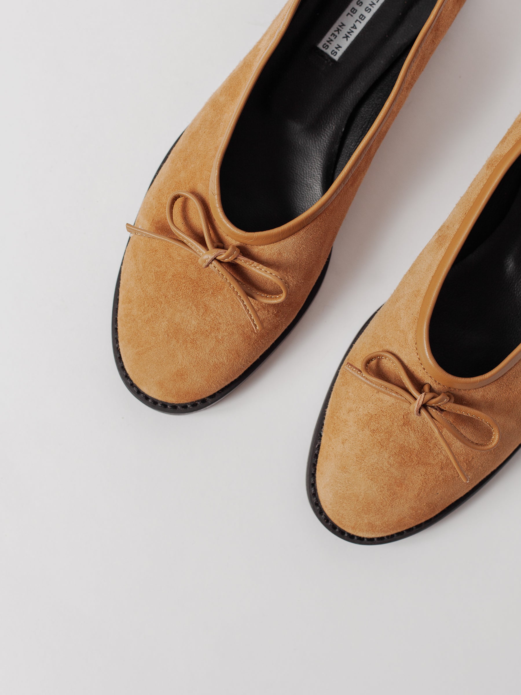 THE COCO FLAT CAMEL SUEDE