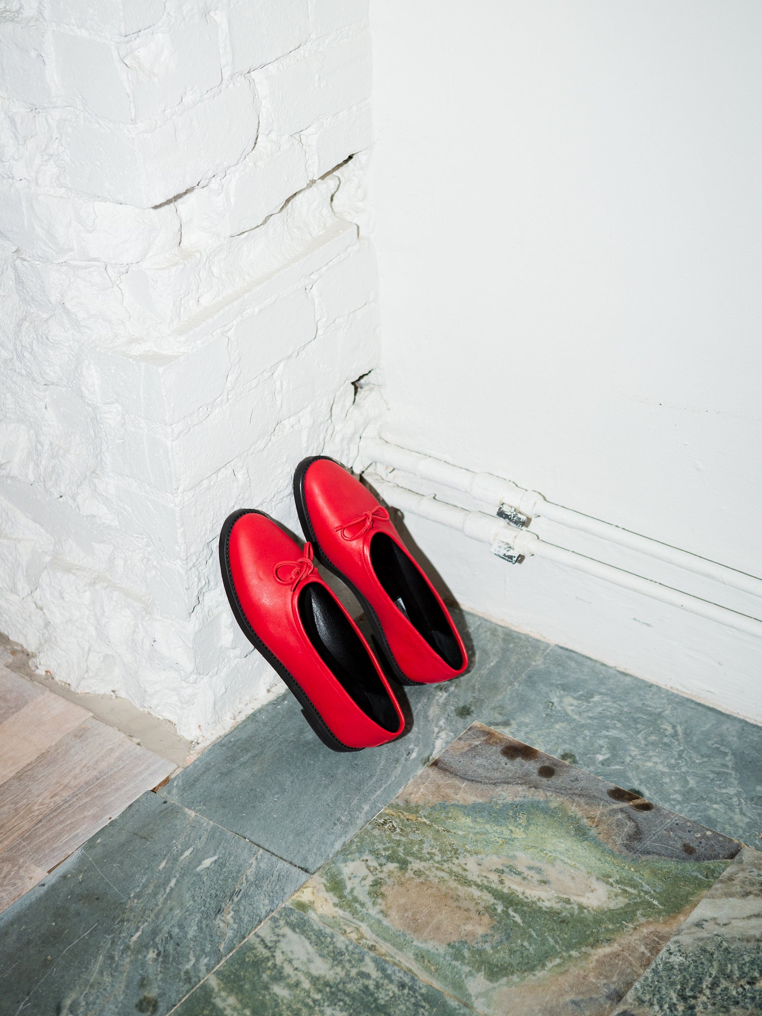 THE COCO FLAT RED