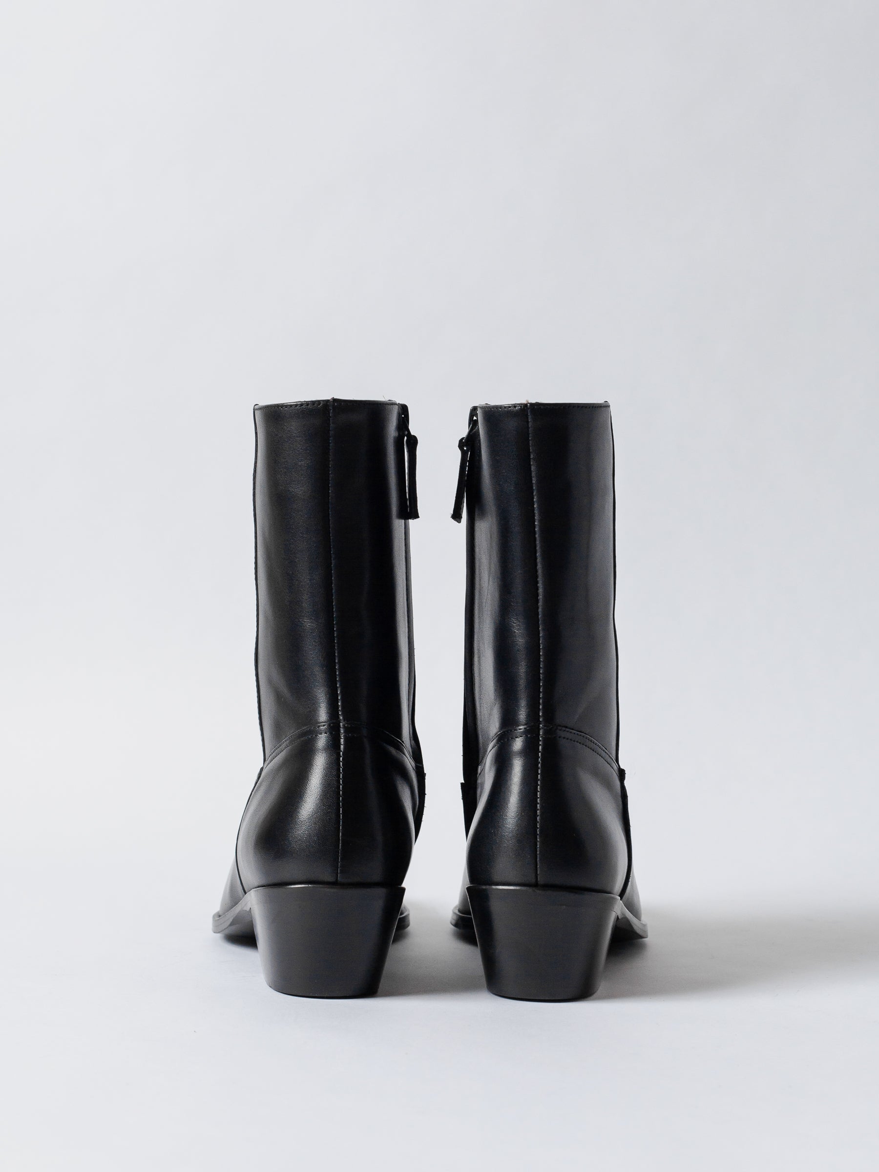 THE ALVA BLACK ZIPPER BOOT