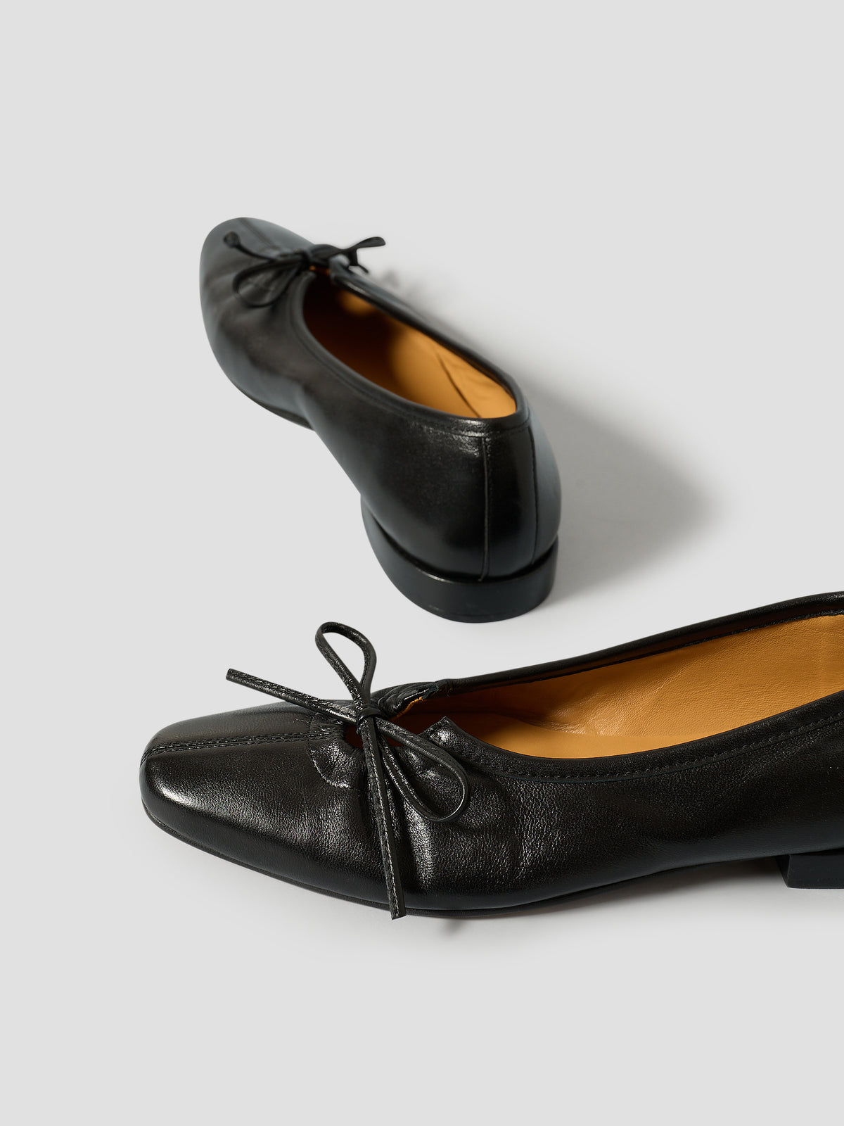 The Lizzy Flat Black Leather — view 8