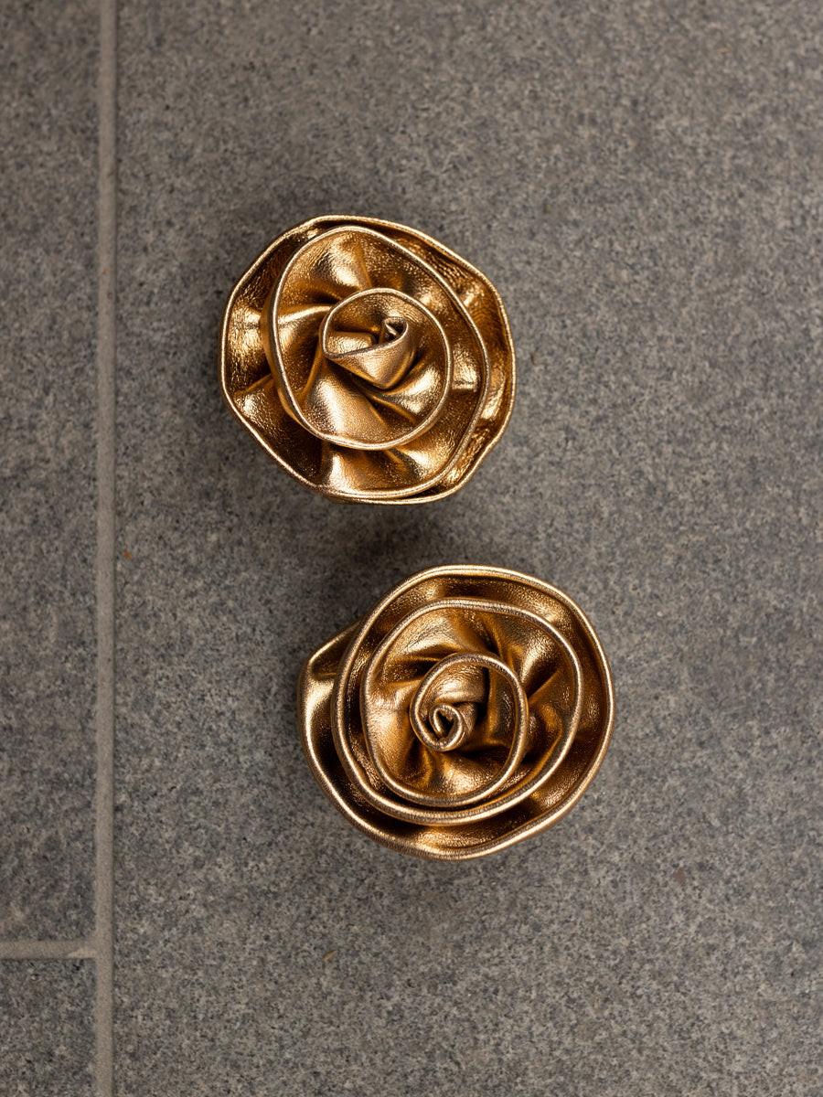 Blankens Clip On Roses in Gold Leather