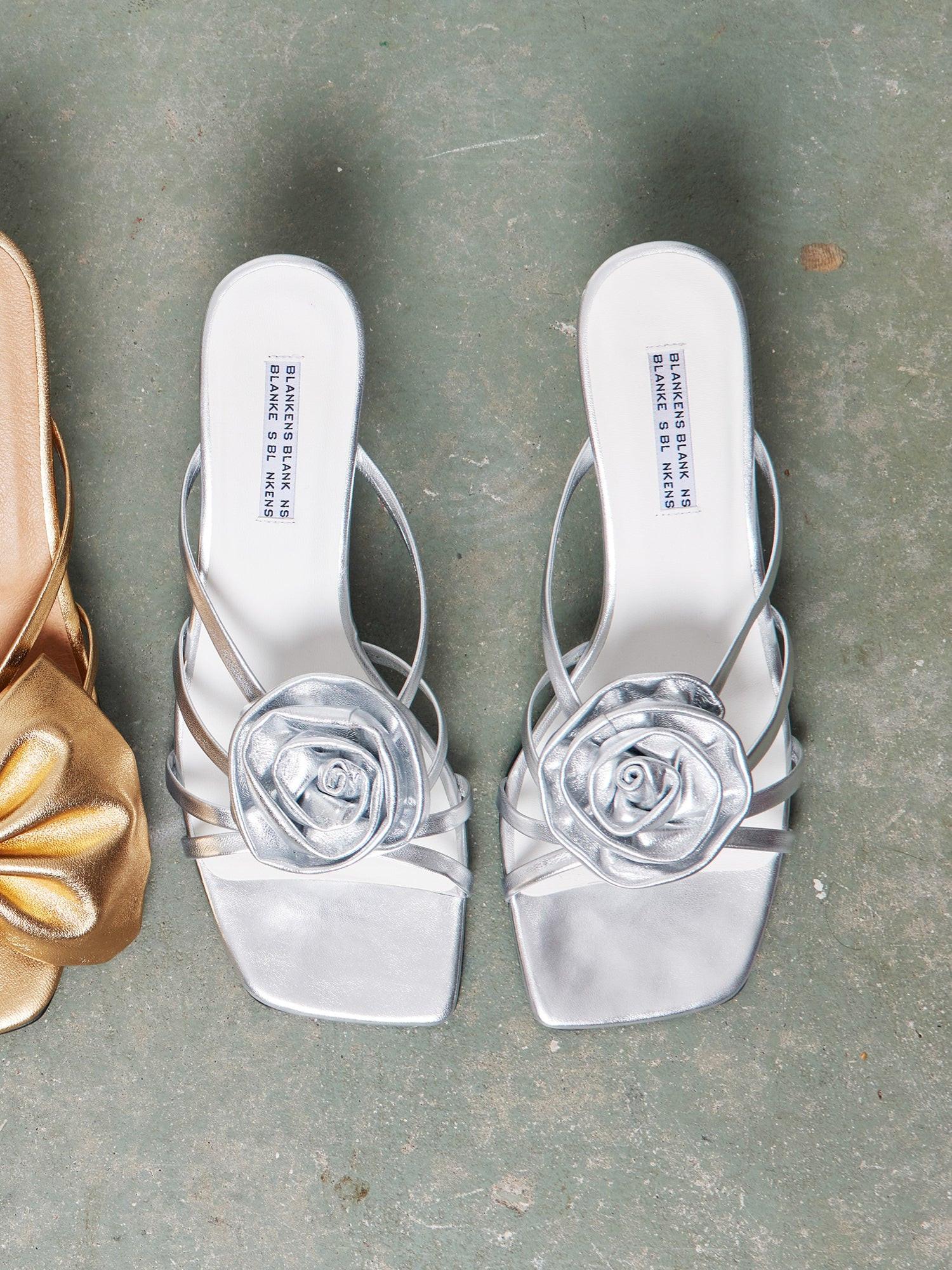 Blankens  Clip On Roses in Silver Leather