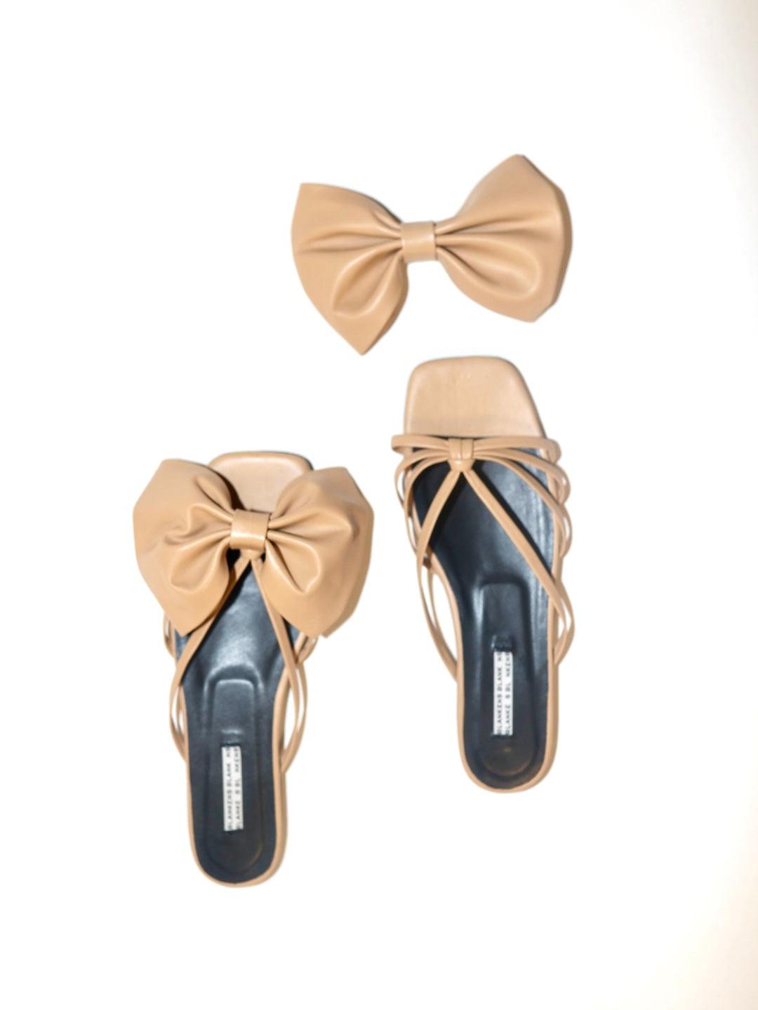 Blankens Clip On Bows in Beige Leather