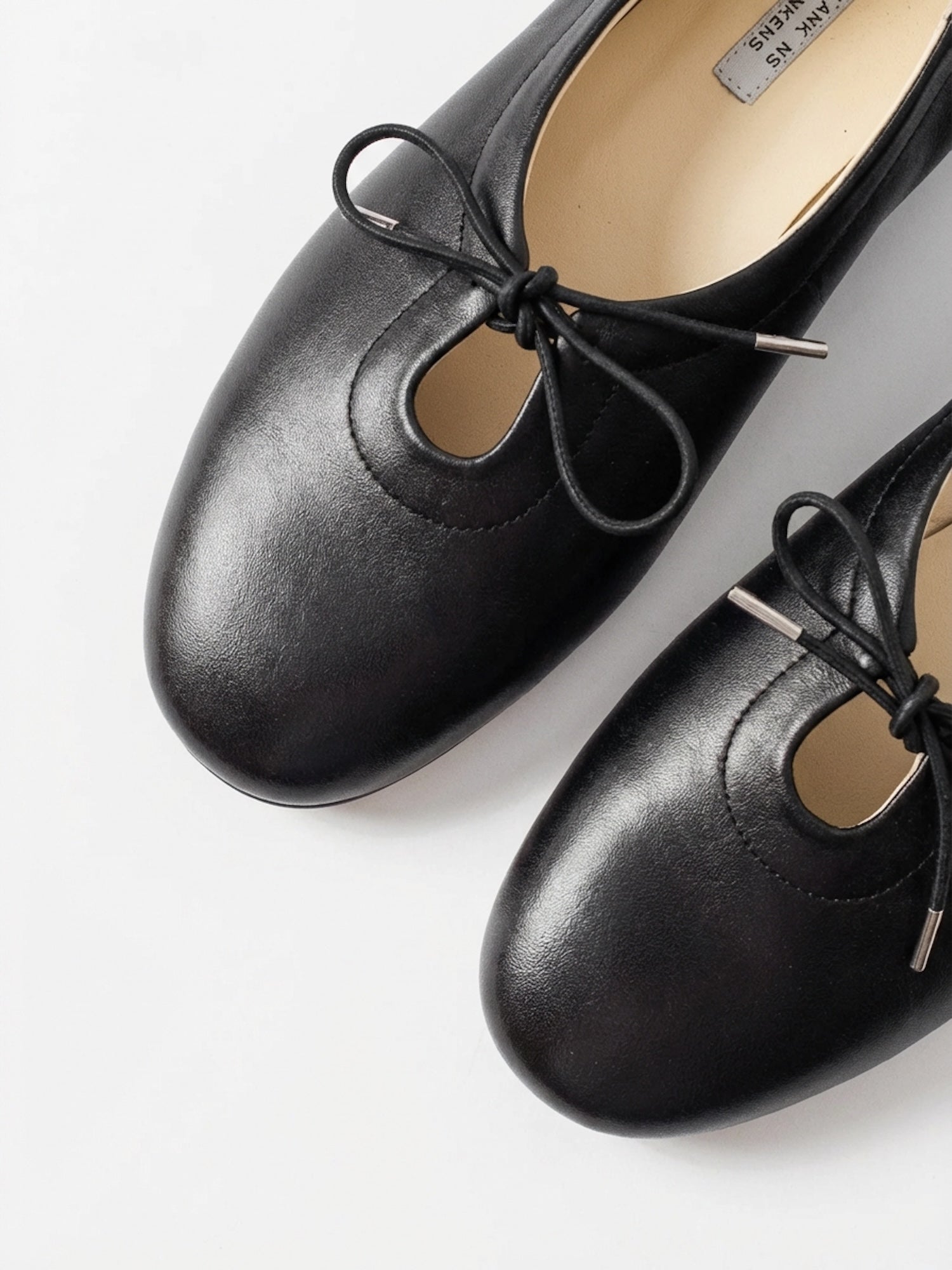 THE SOPHIE BLACK LEATHER BALLERINA FLAT