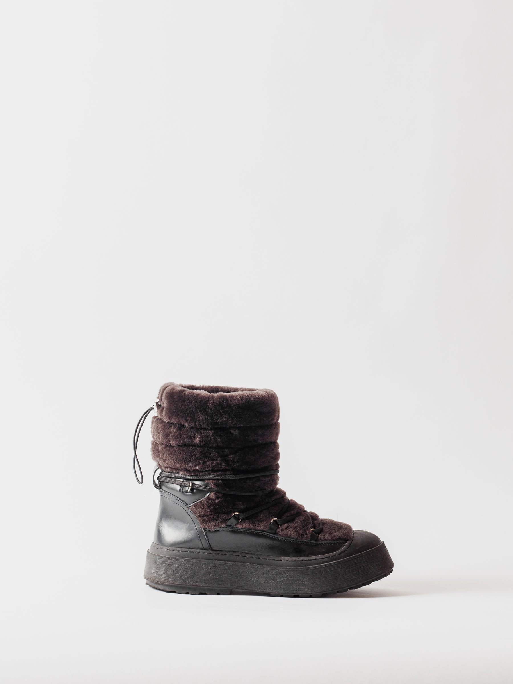 Blankens The Lara Aspen