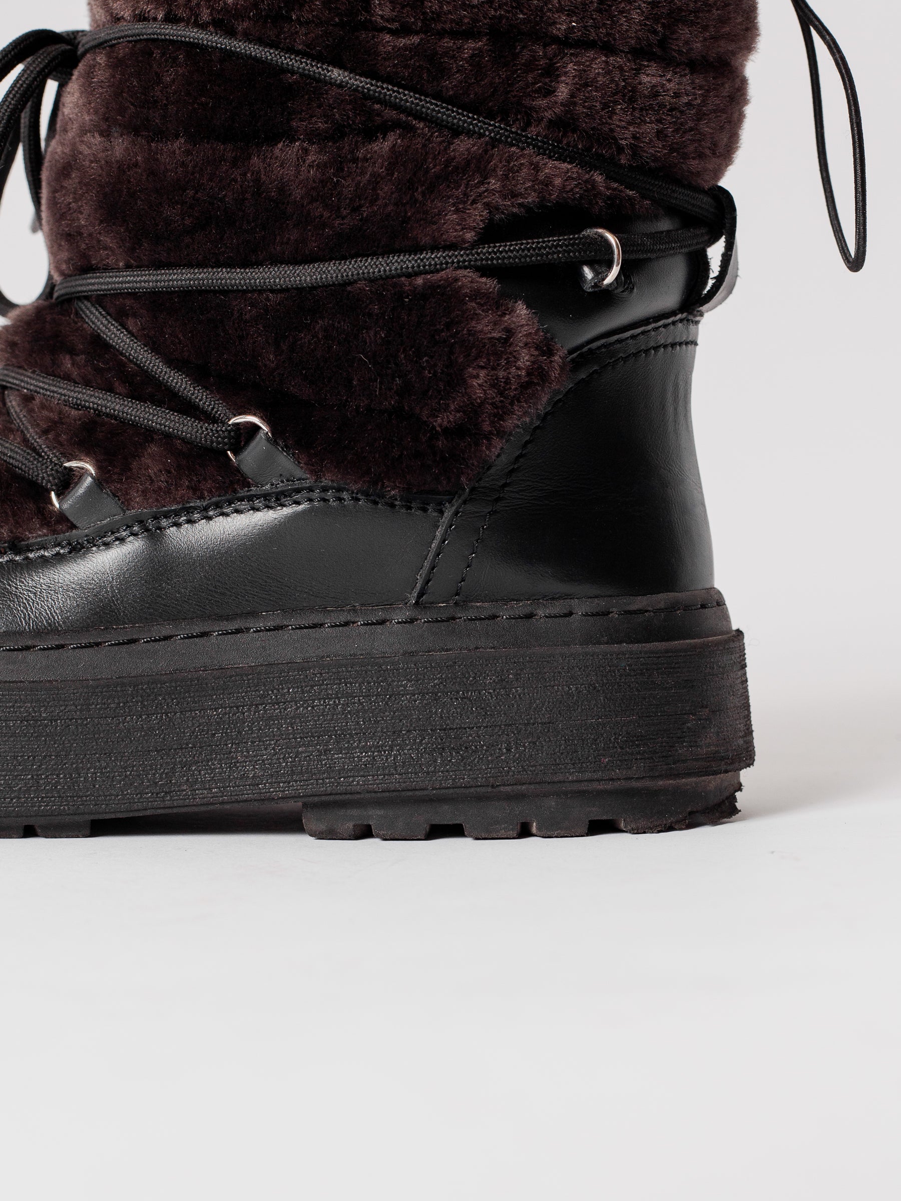 Blankens The Lara Aspen