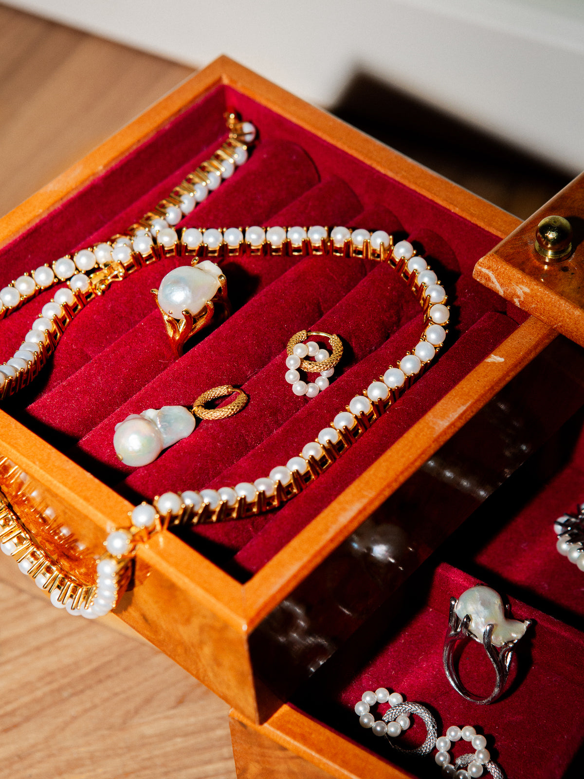 Blankens Pearl and Gold Tennis Necklace