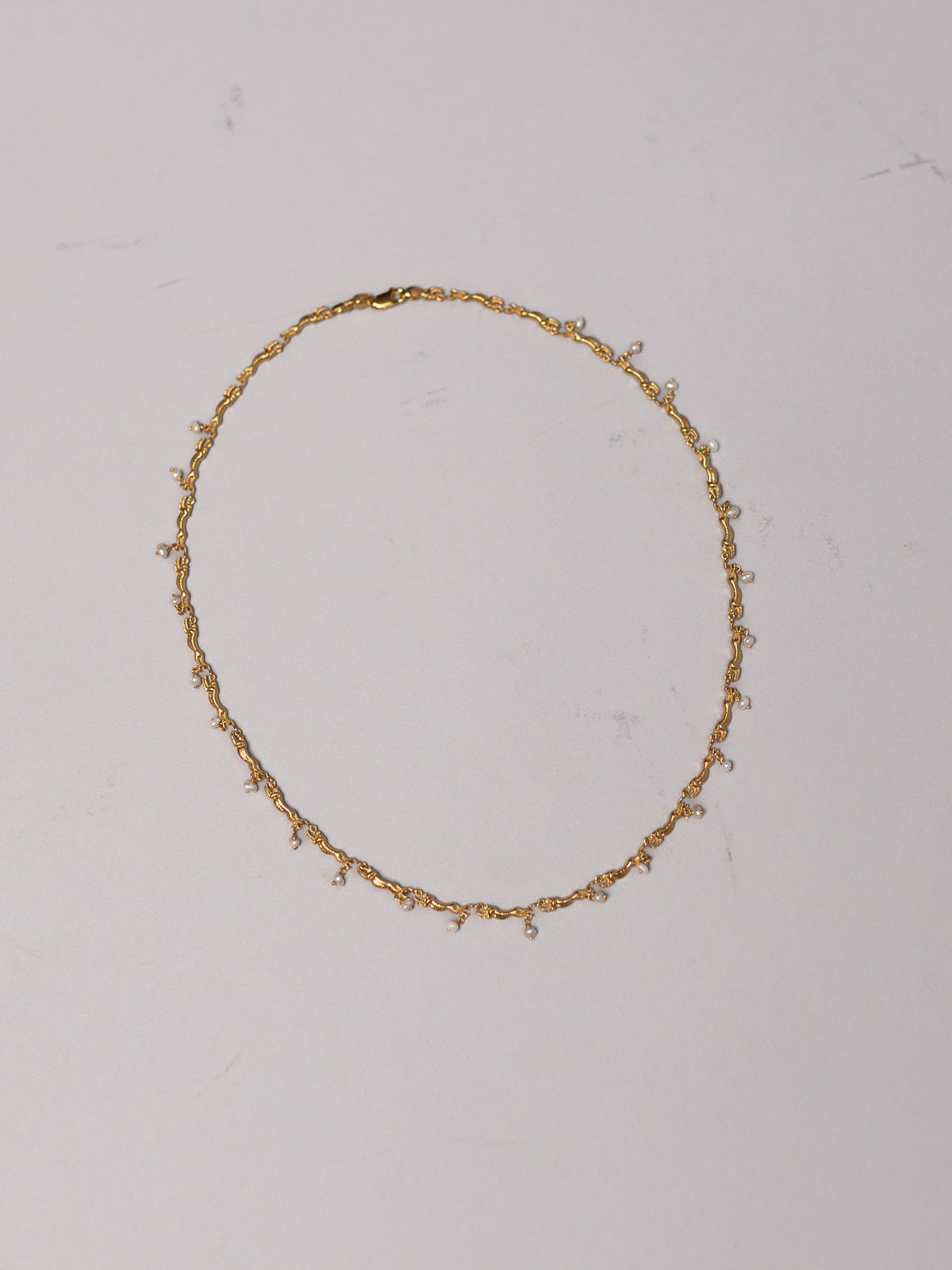 Blankens Pearl and Gold Small Cheetah Chain