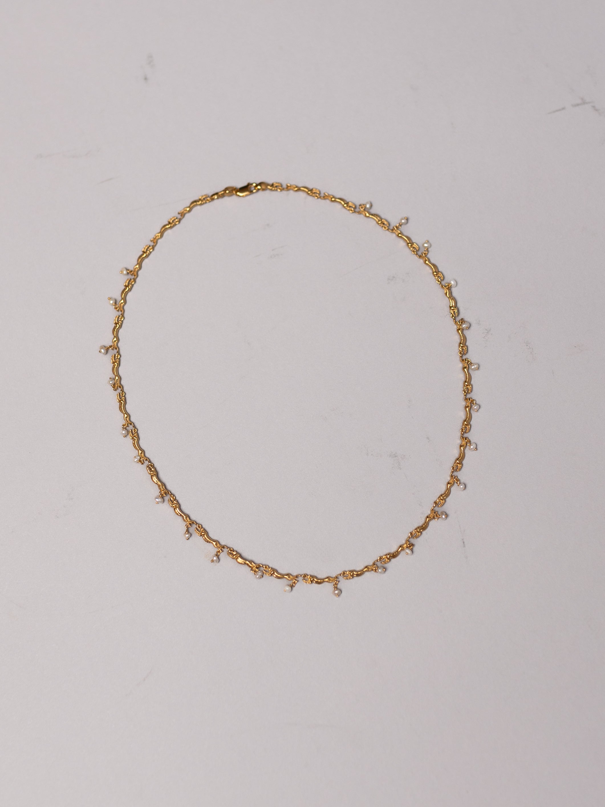 Blankens Pearl and Gold Small Cheetah Chain