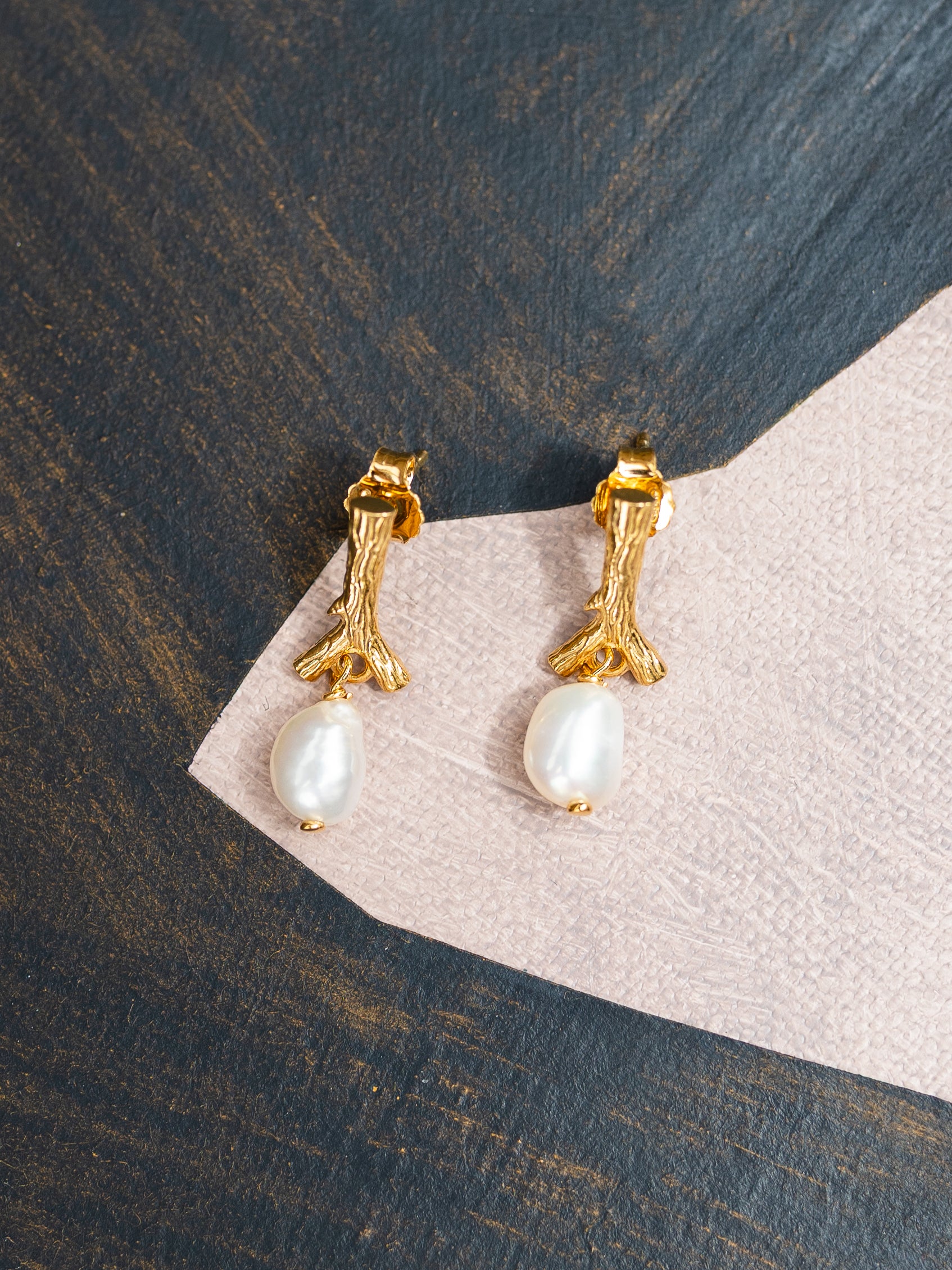 Blankens Stick and Pearl Earring in Gold