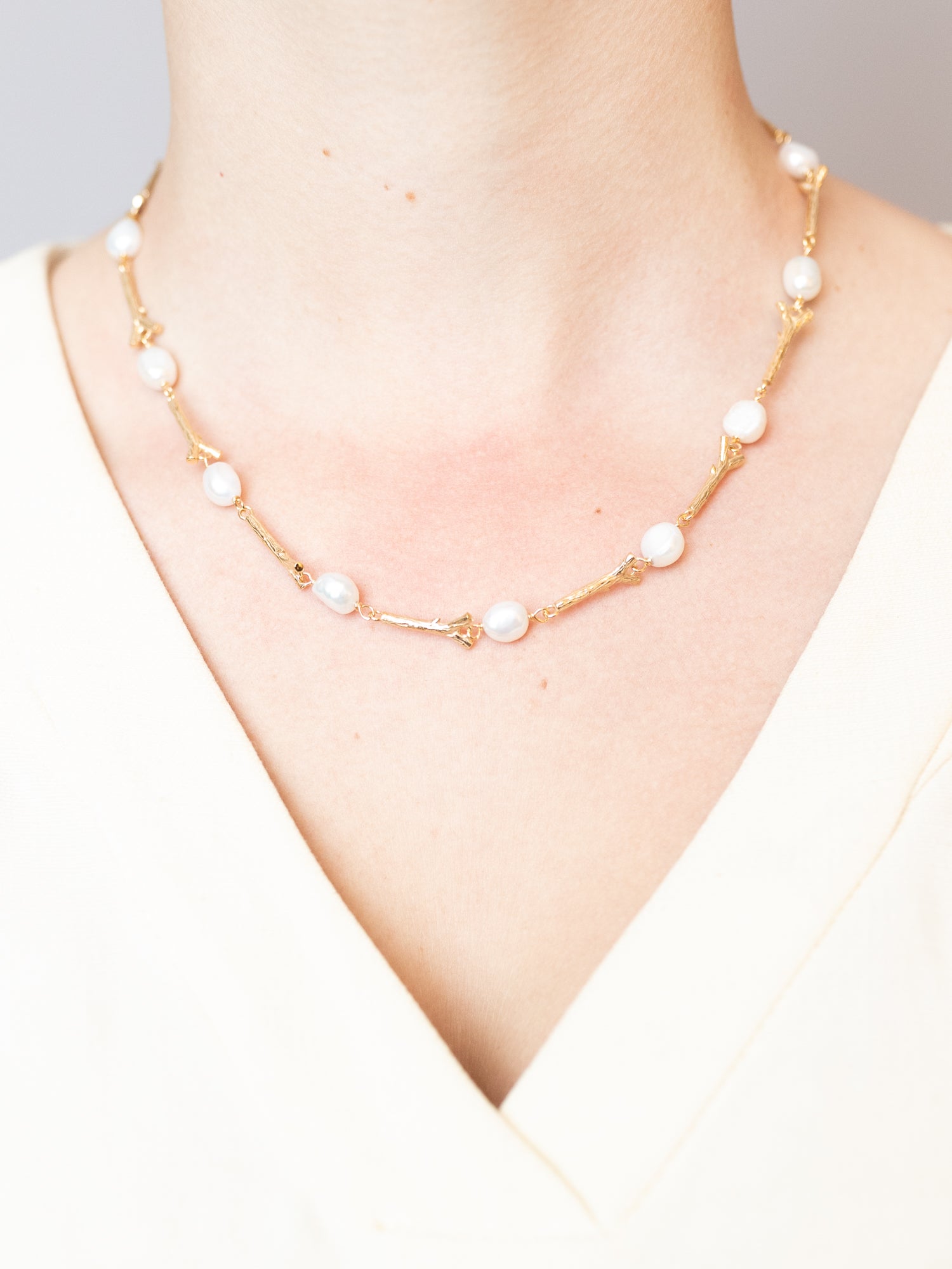 Blankens Stick and Pearl Necklace