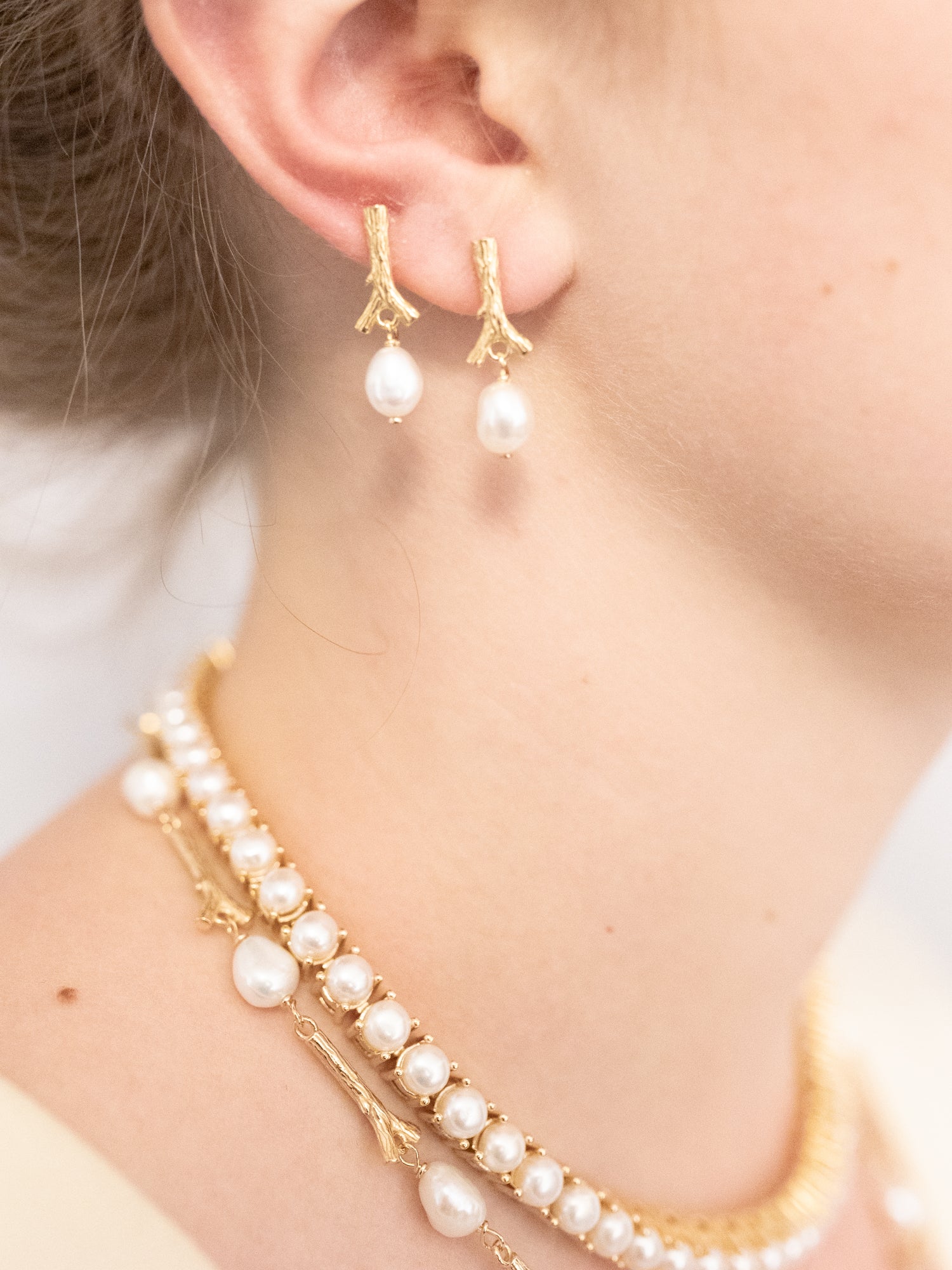 Blankens Stick and Pearl Necklace