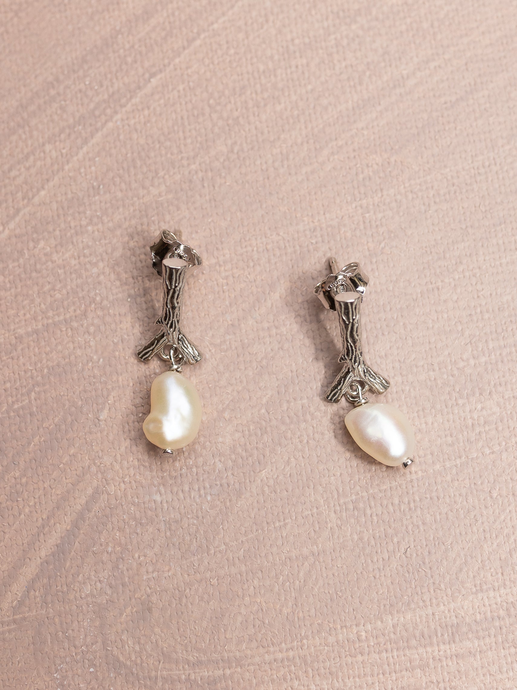 Blankens Stick and Pearl Silver Earring
