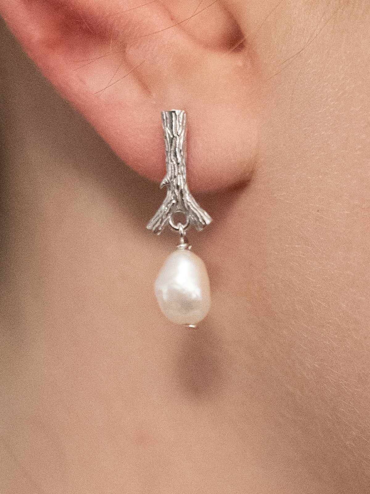 Blankens Stick and Pearl Silver Earring
