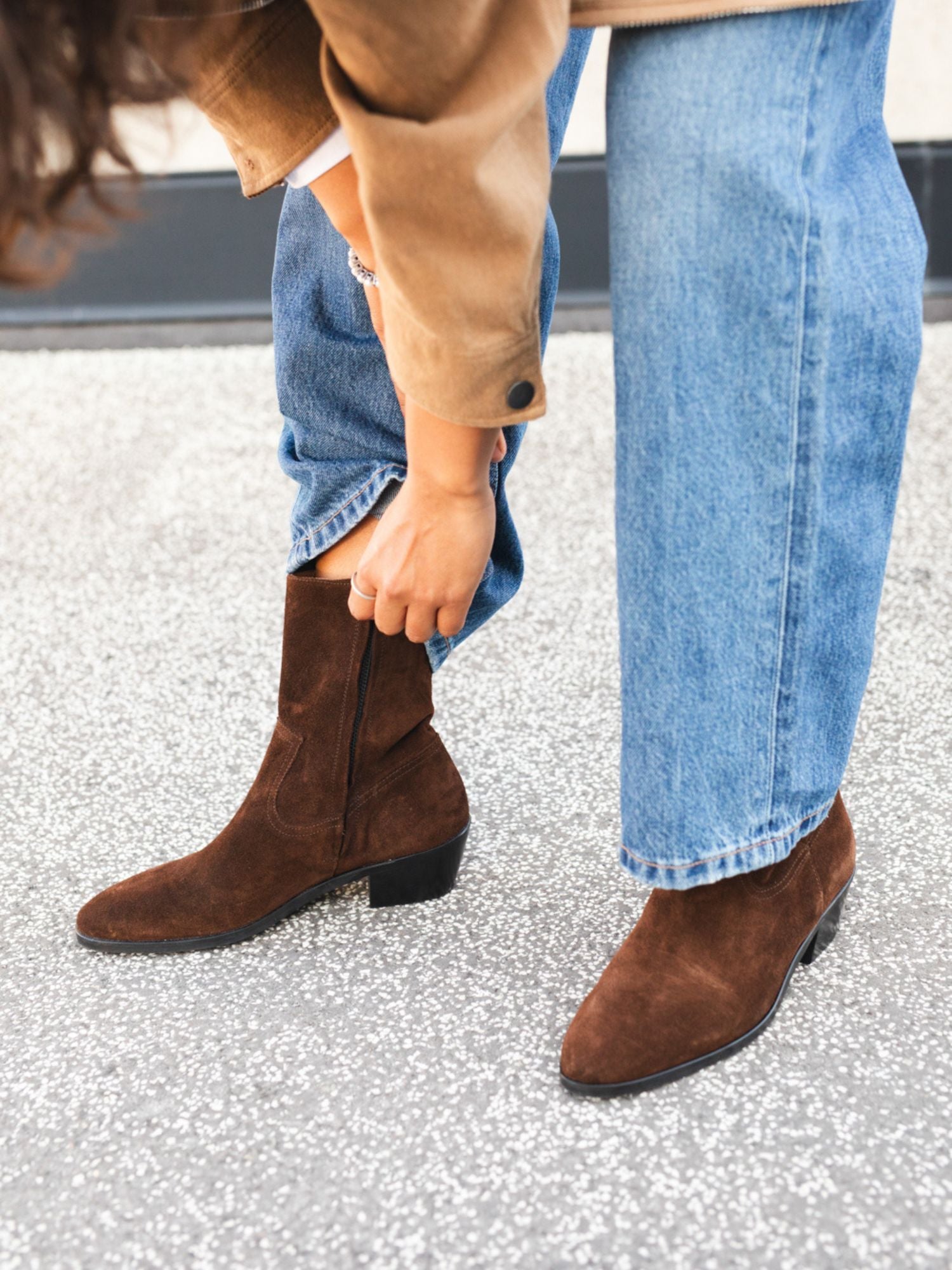 THE ALVA BROWN SUEDE ZIPPER BOOT