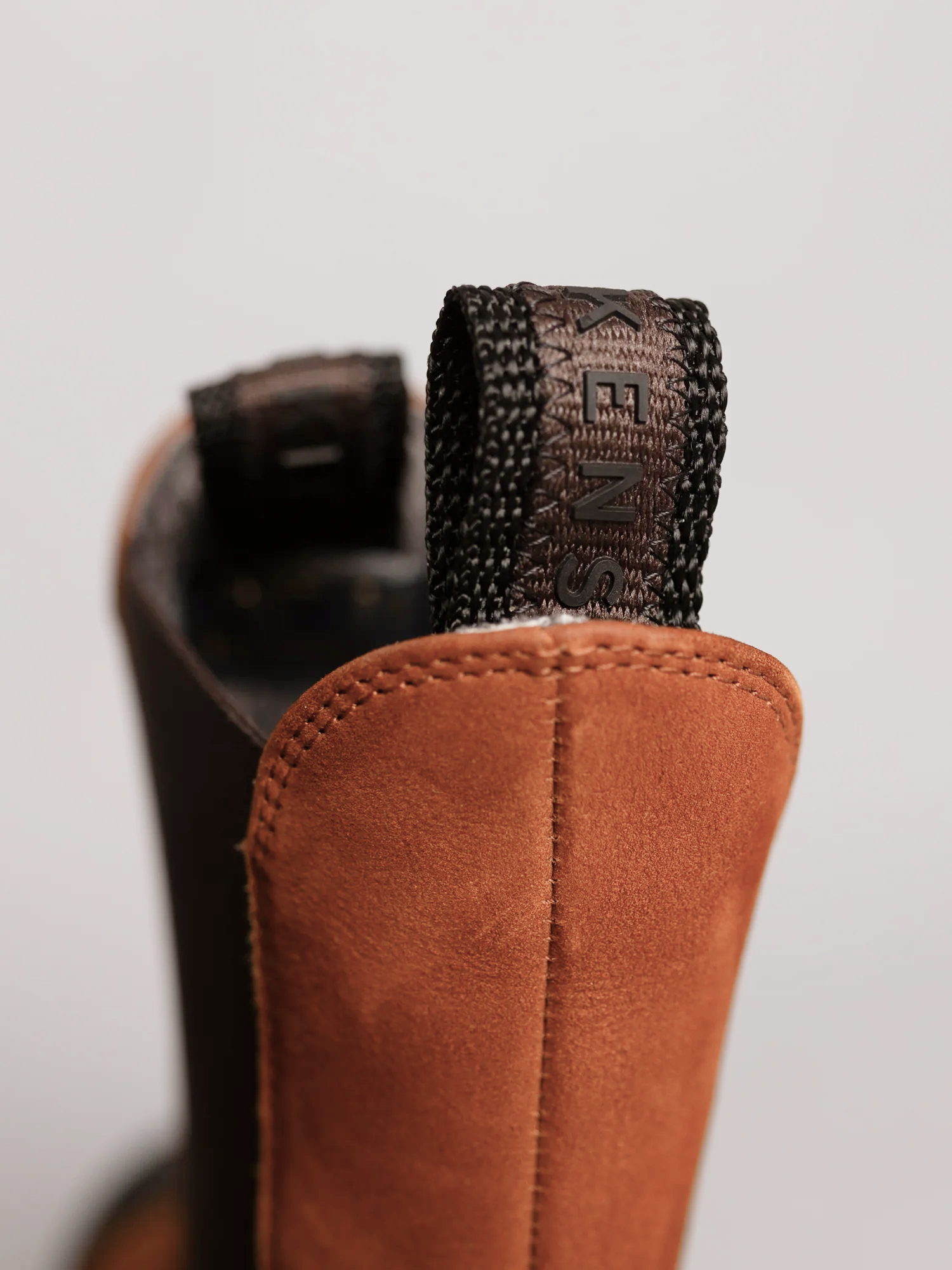 THE BALTIMORE WATER RESISTANT LEATHER BOOT CINNAMON