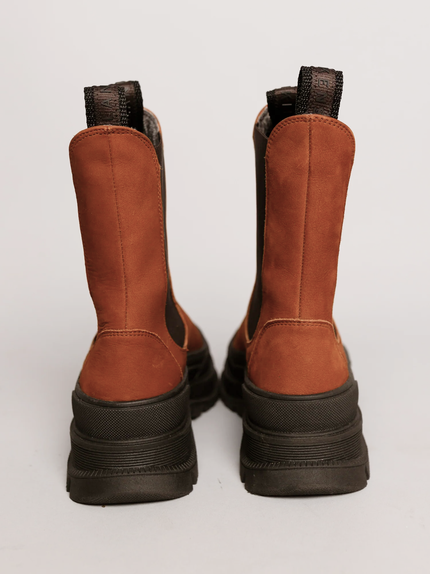 THE BALTIMORE WATER RESISTANT LEATHER BOOT CINNAMON
