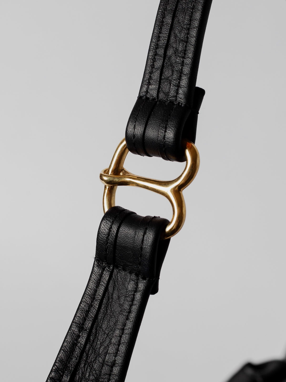 Blankens The Banana Bag in black leather