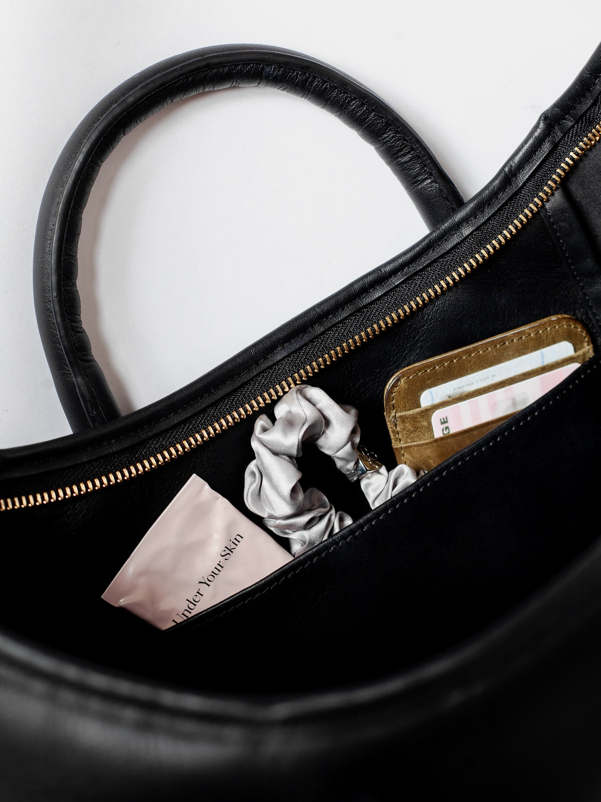 Blankens The Banana Bag in black leather