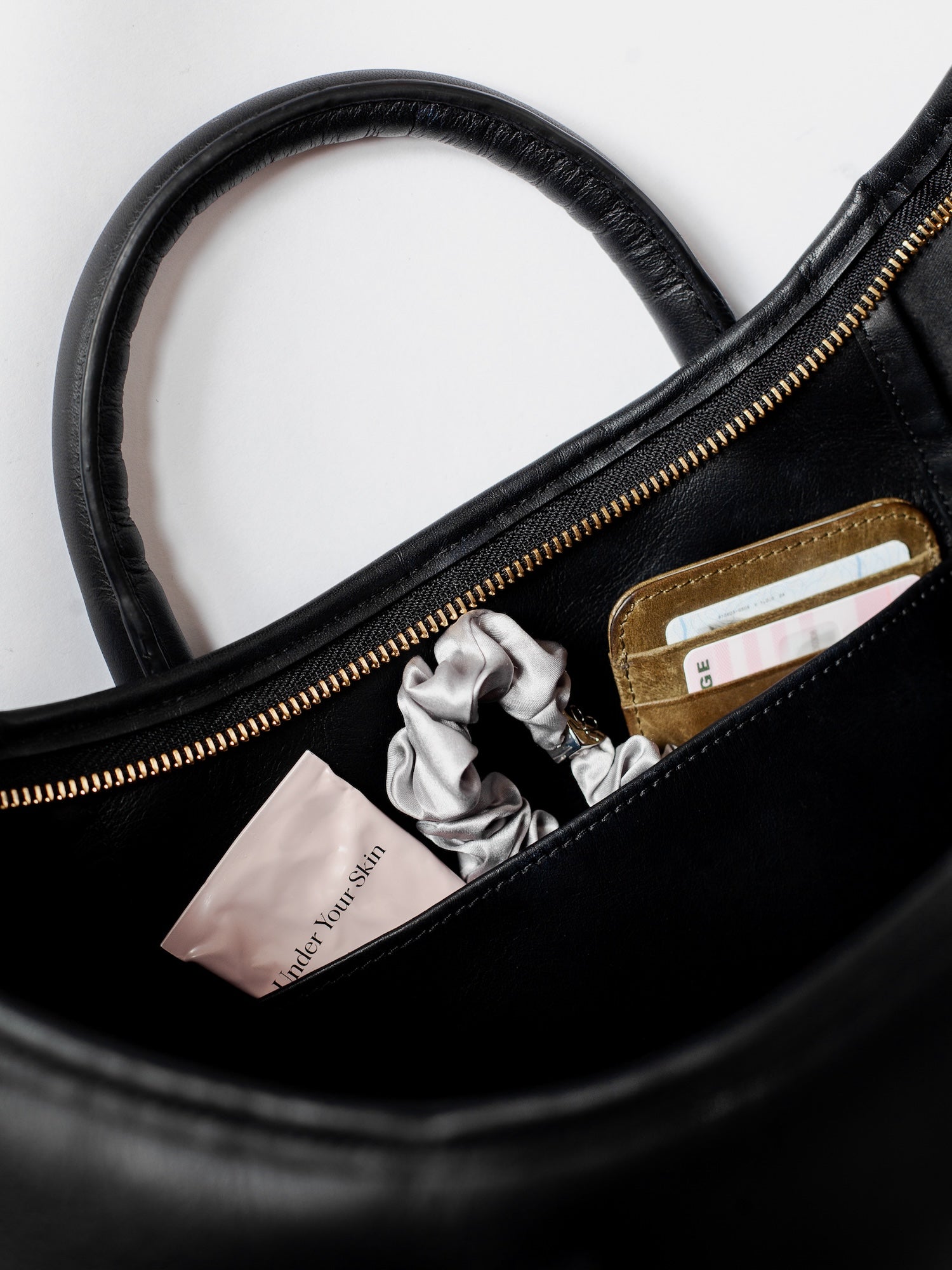 Blankens The Banana Bag in black leather