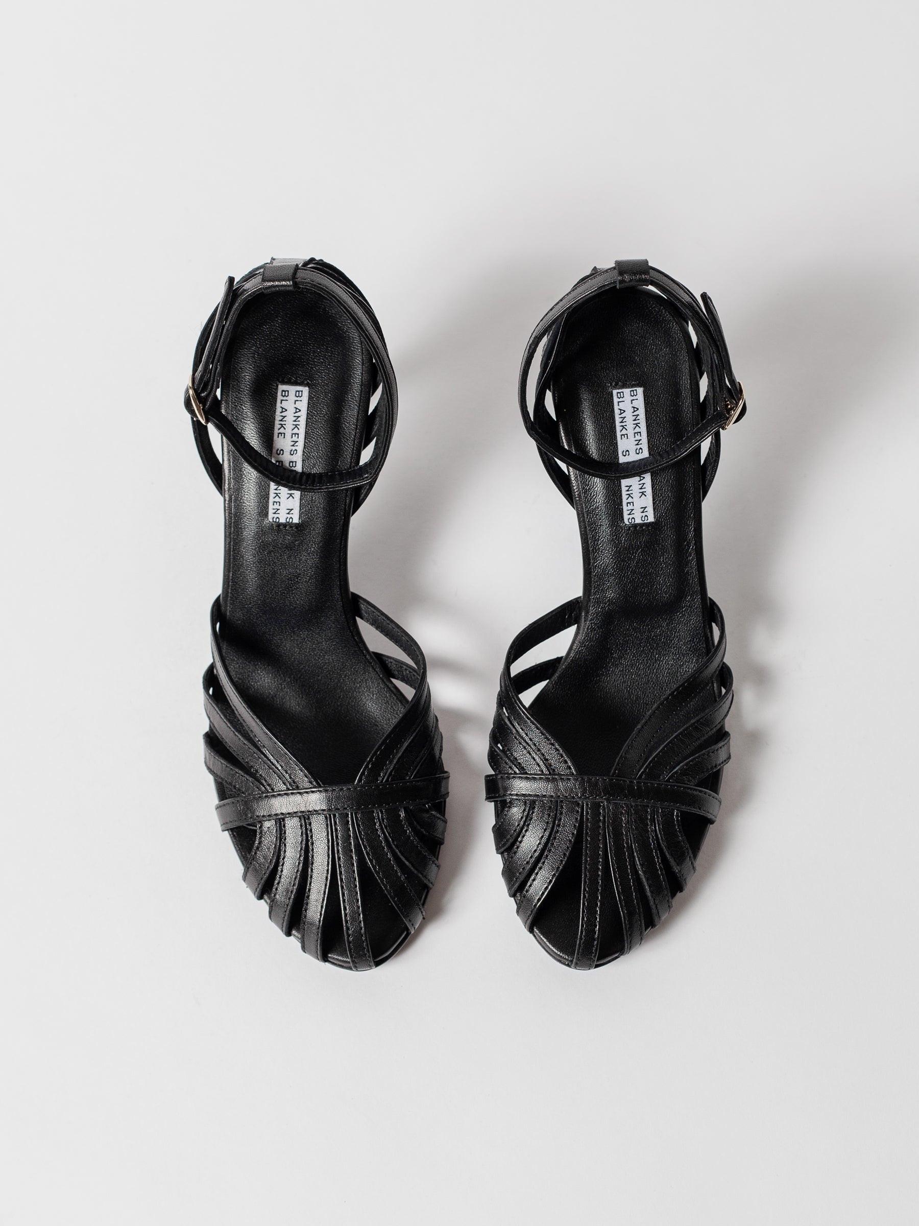 Blankens The Caroline Black