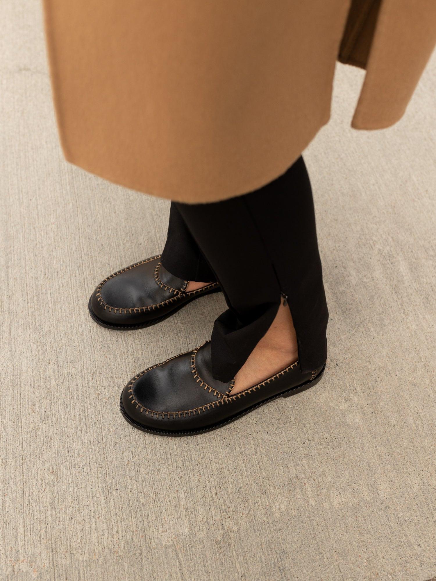 Blankens The Celeste Contrast Stitching loafers