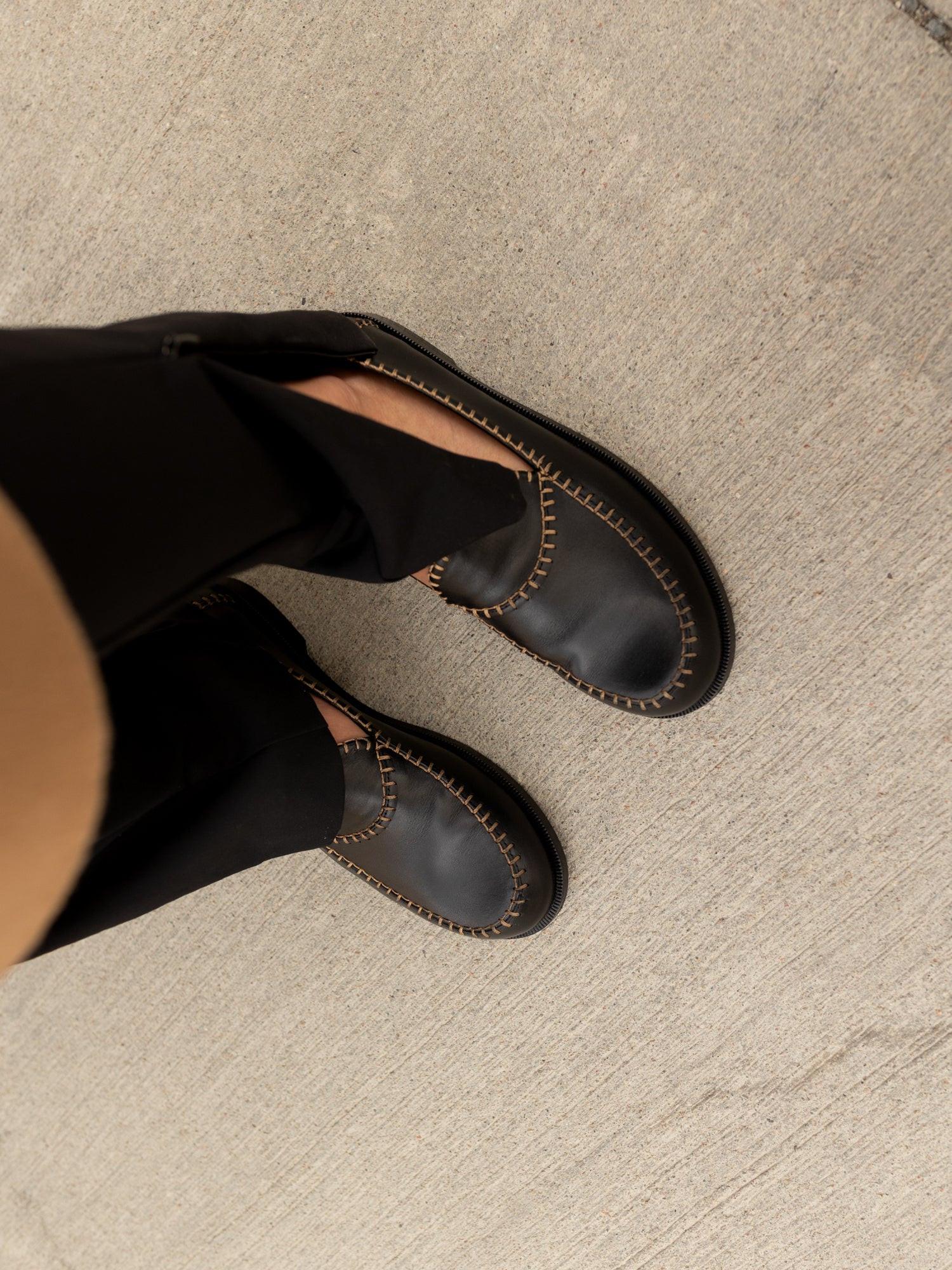 Blankens The Celeste Contrast Stitching loafers