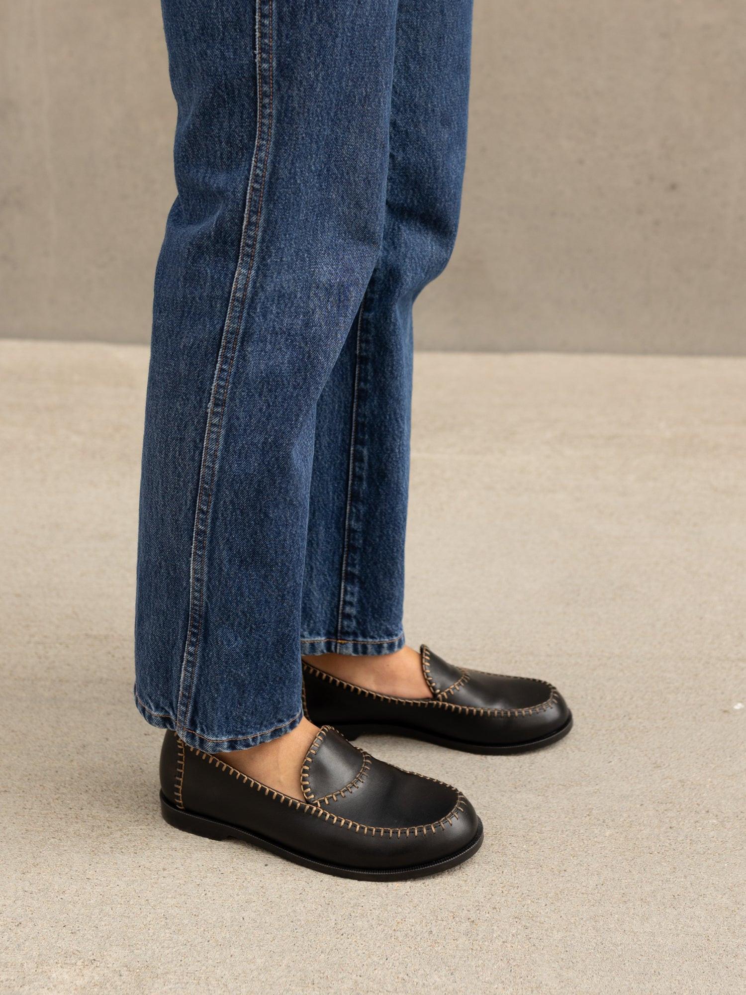 Blankens The Celeste Contrast Stitching loafers