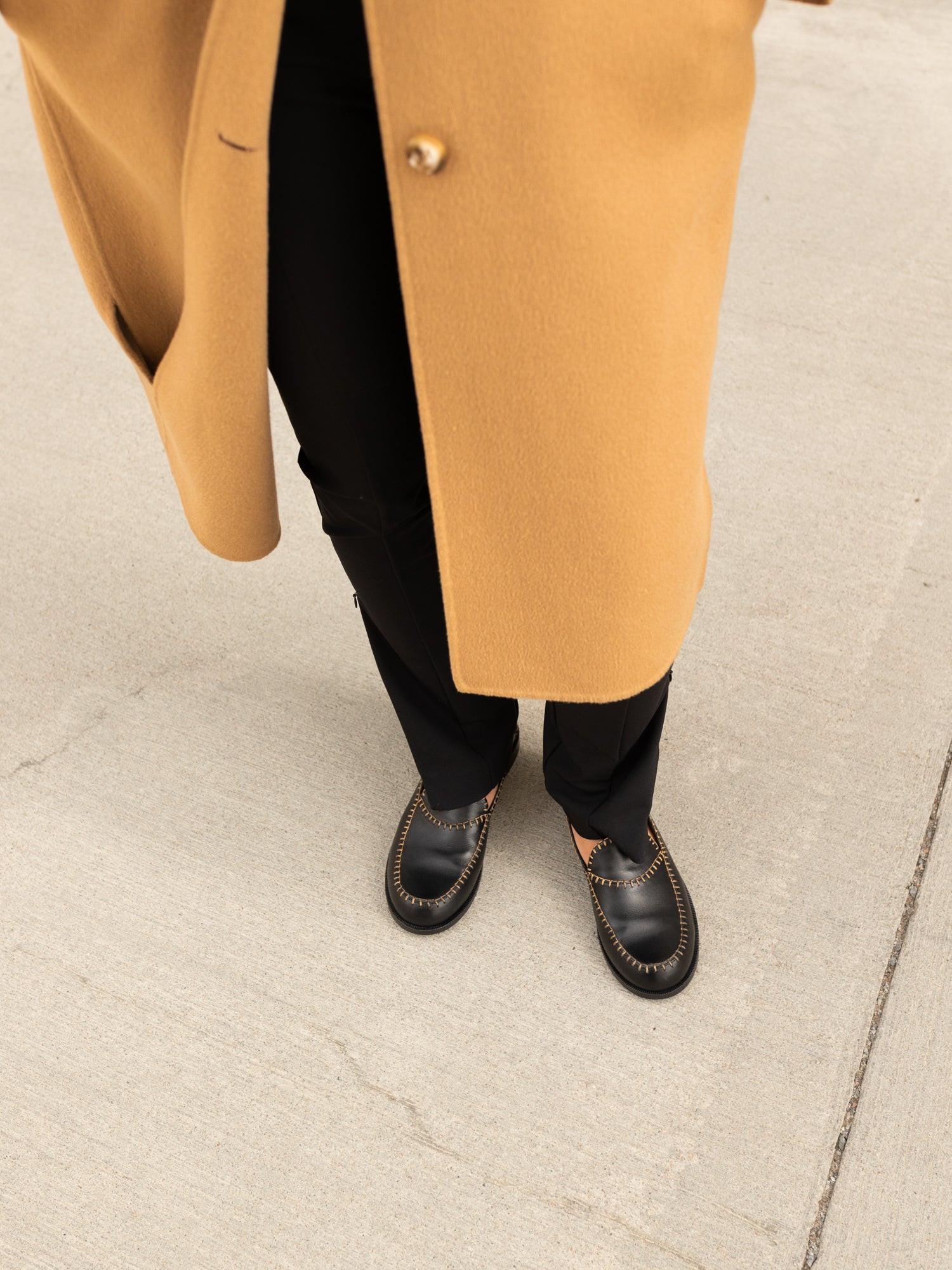 Blankens The Celeste Contrast Stitching loafers