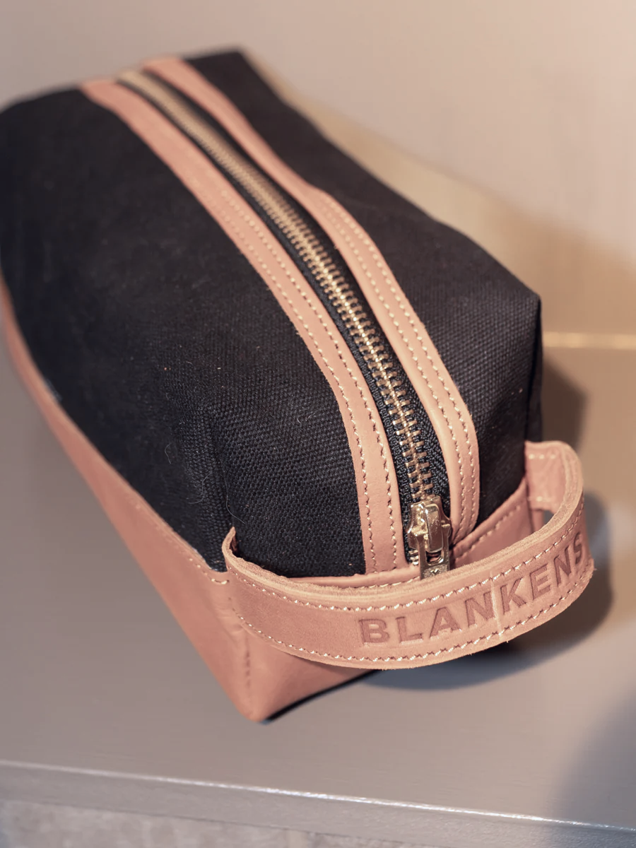 Blankens The Dennis beauty bag in black